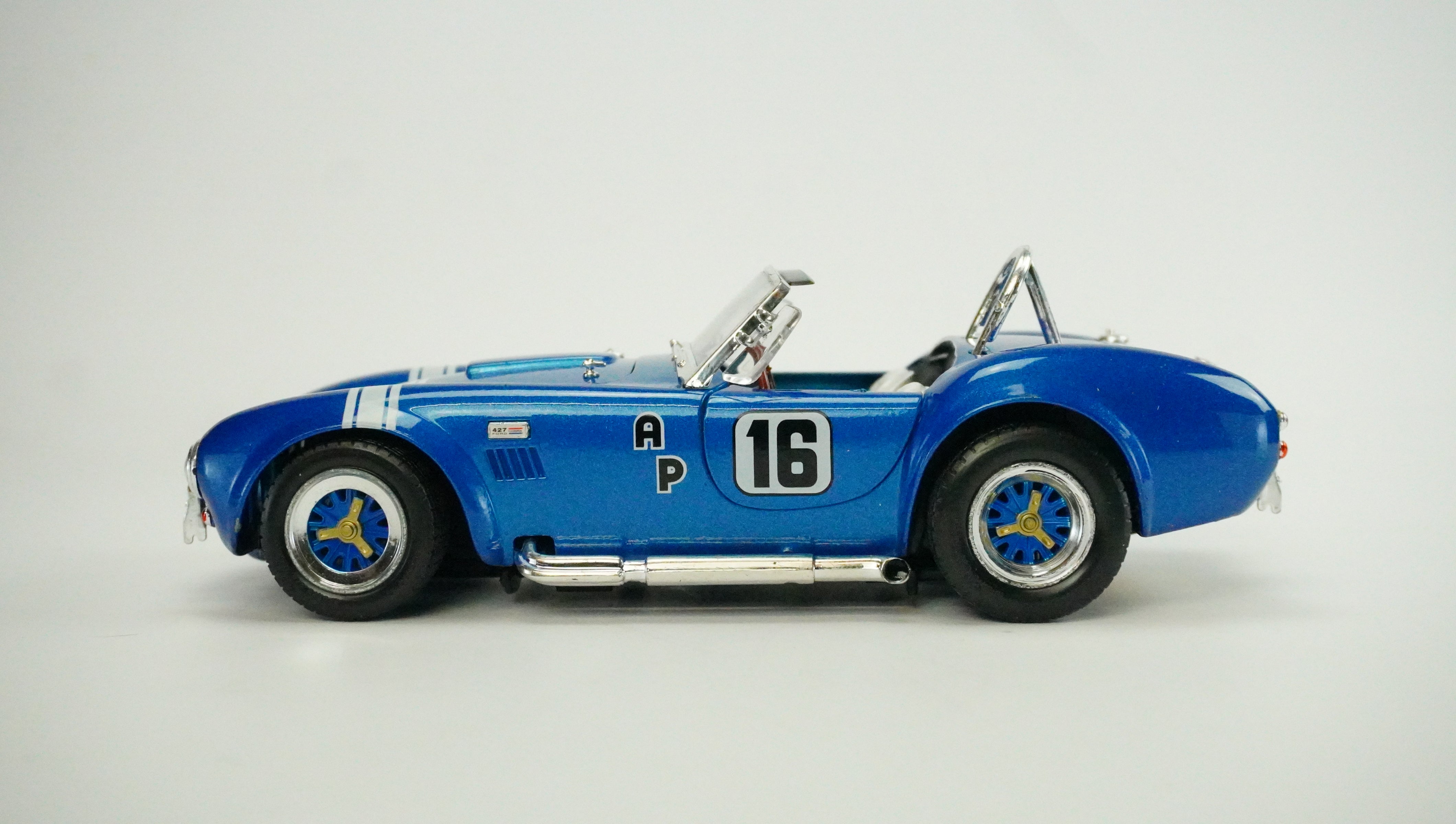 Shelby Cobra 427 S/C Racing 16 1964 1:18