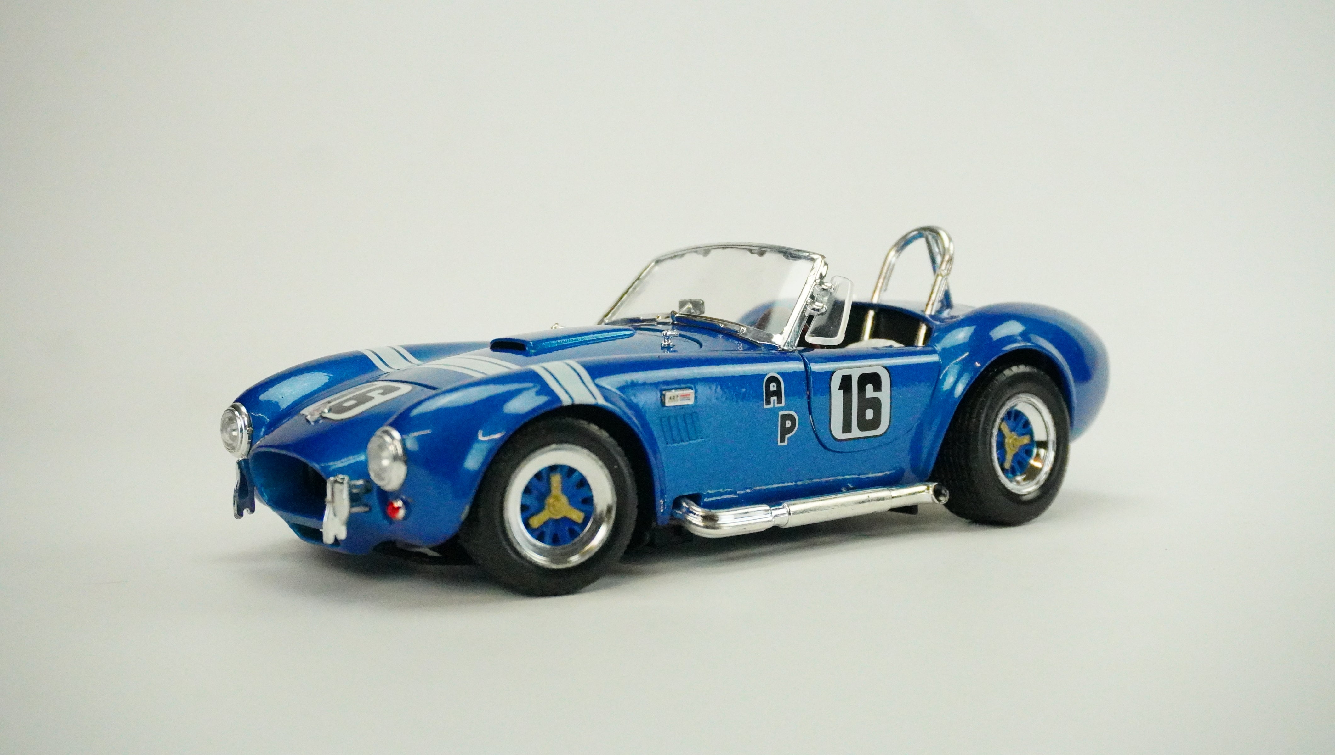 Shelby Cobra 427 S/C Racing 16 1964 1:18