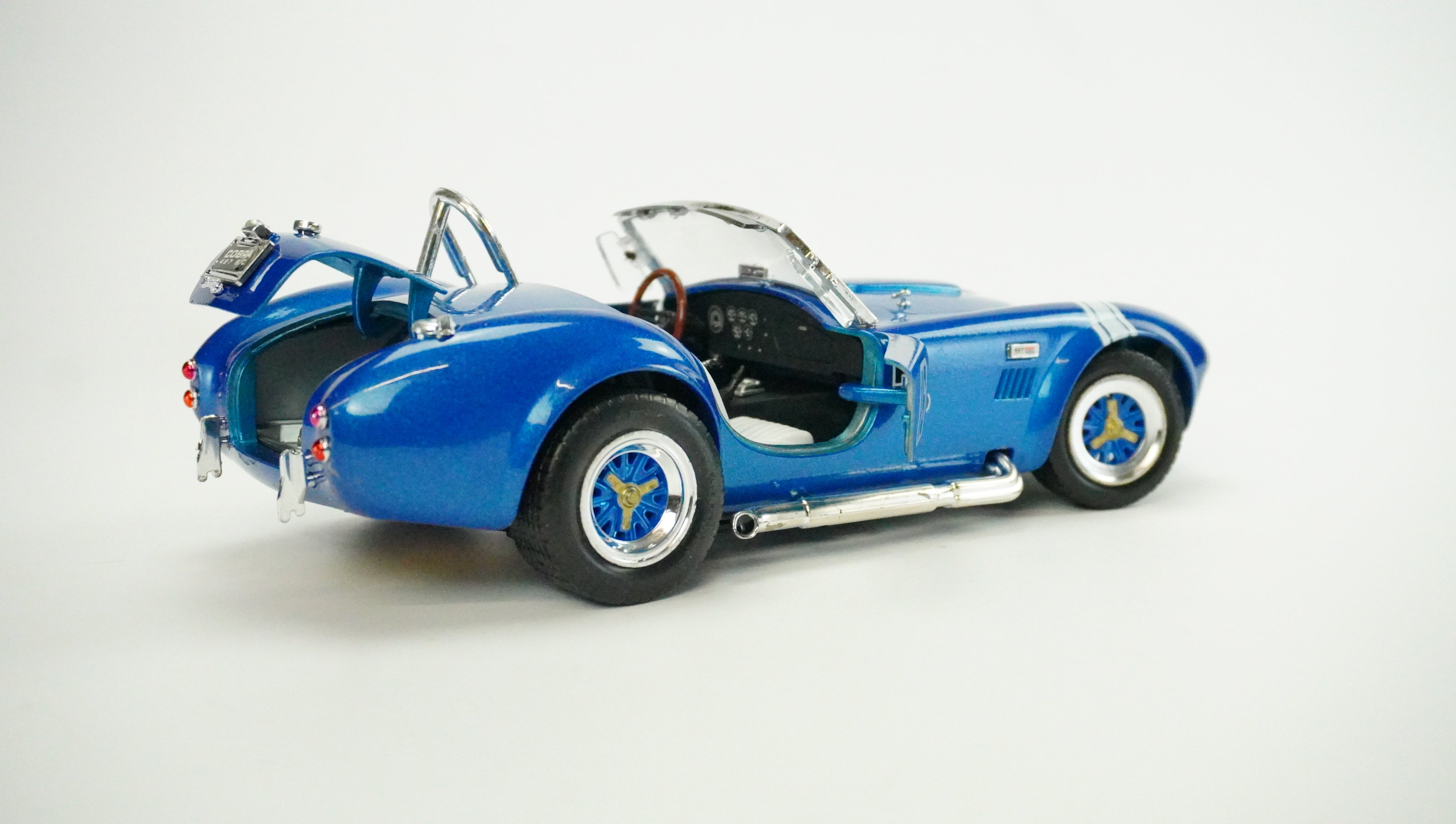 Shelby Cobra 427 S/C Racing 16 1964 1:18