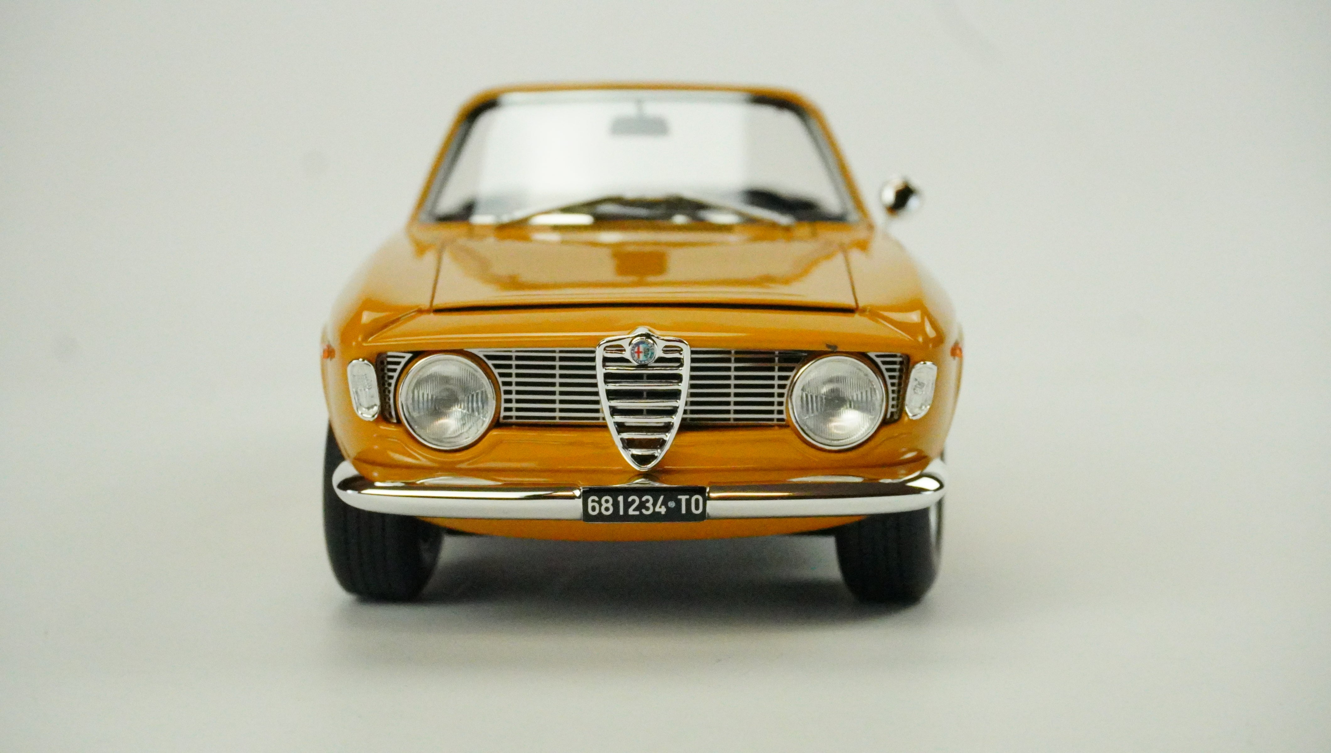 Alfa Romeo Giulia 1600 GTC Cabrio 1964 Limited 1:18