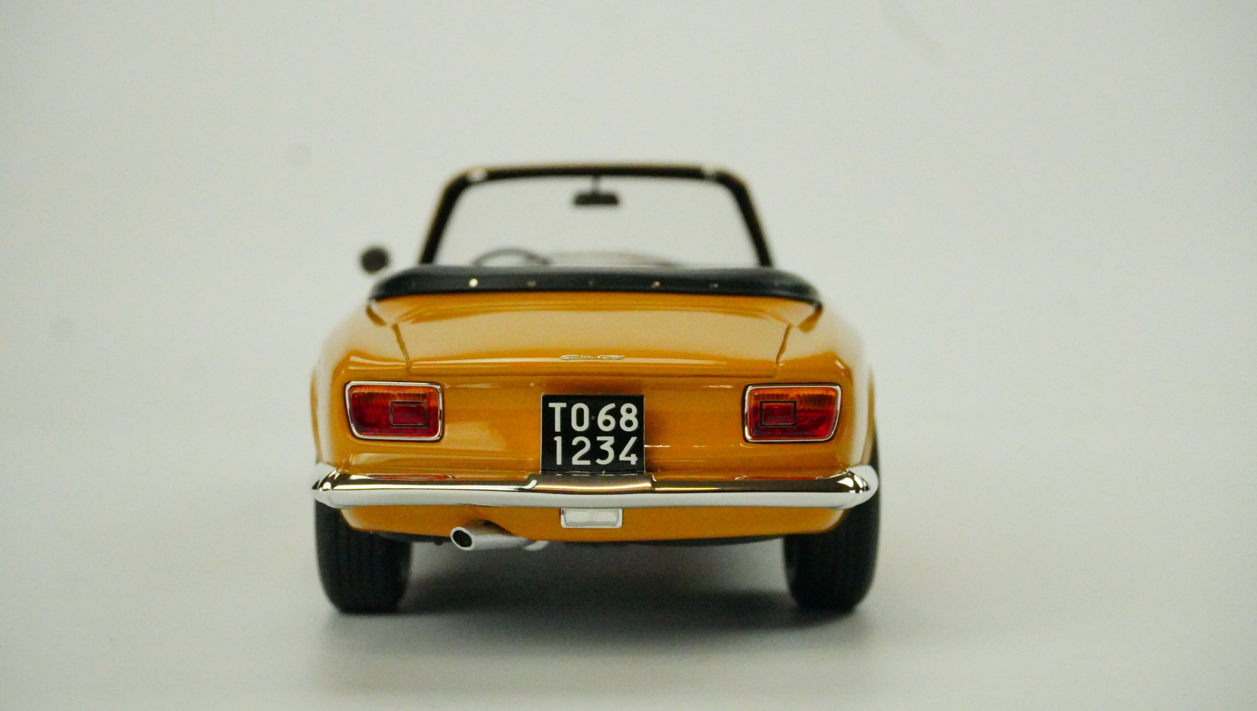 Alfa Romeo Giulia 1600 GTC Cabrio 1964 Limited 1:18