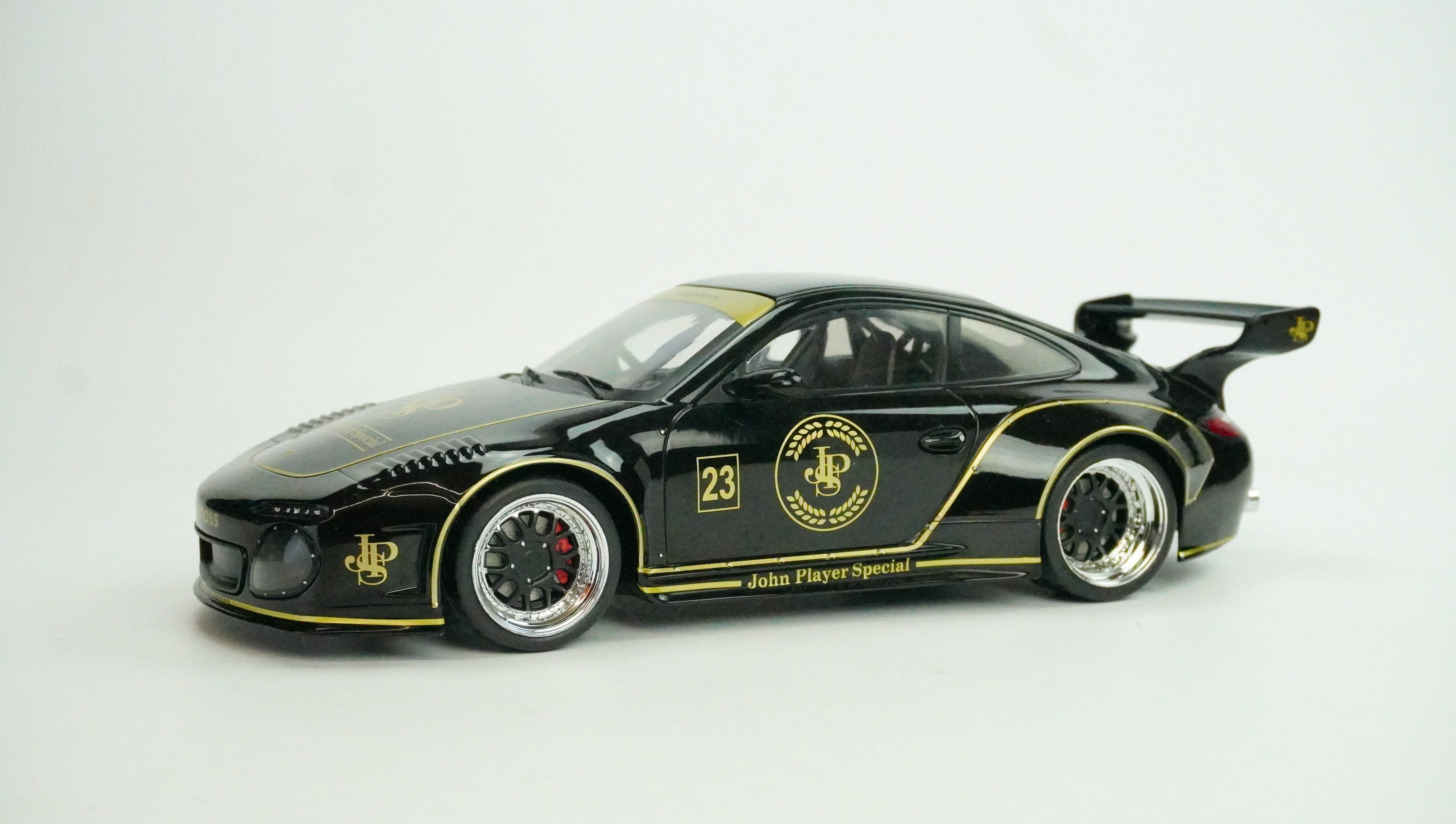 Porsche 911 (997) RWB JPS (ohne Box) 1:18
