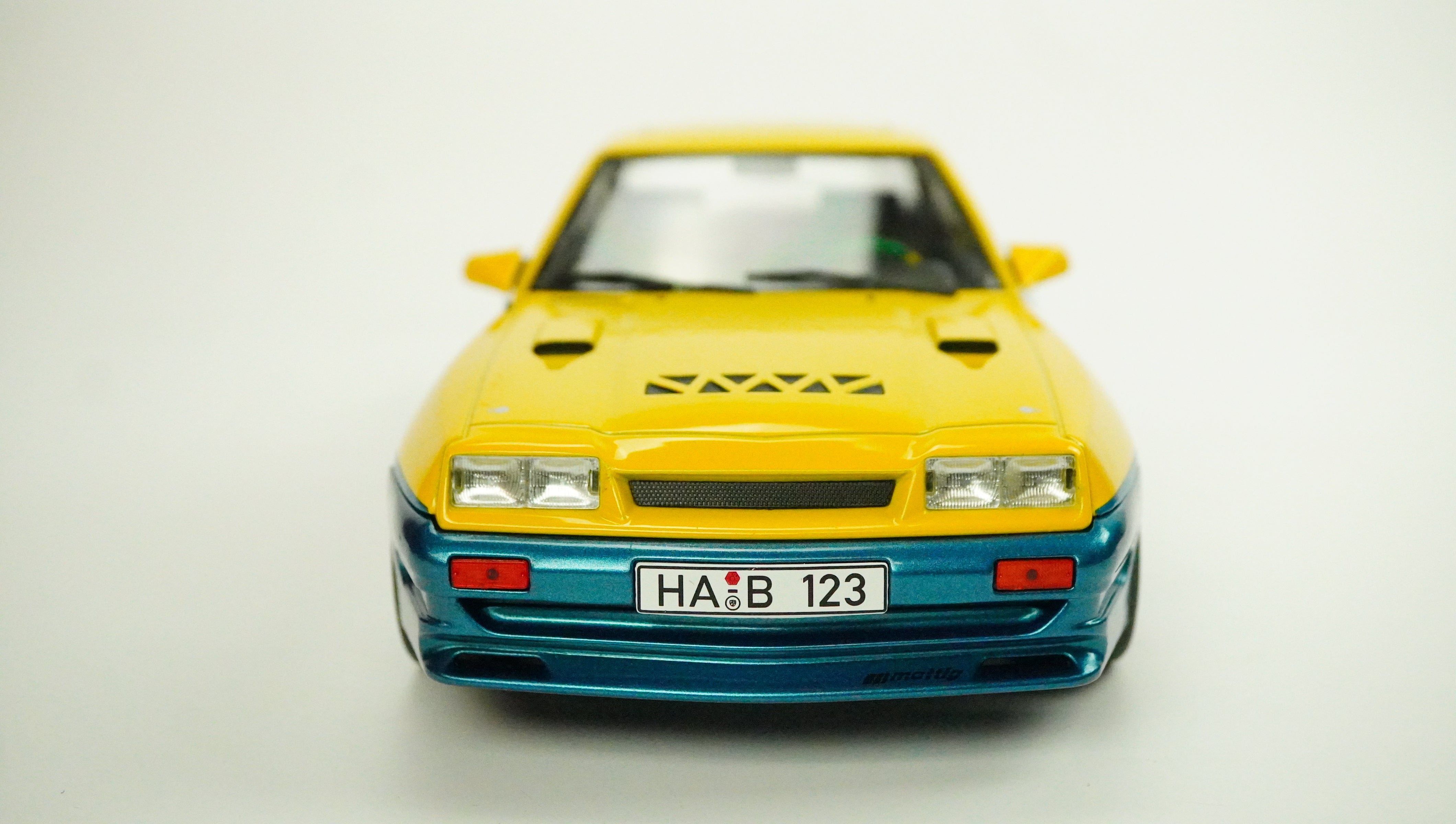Opel Manta B Mattig Coupé 1:18