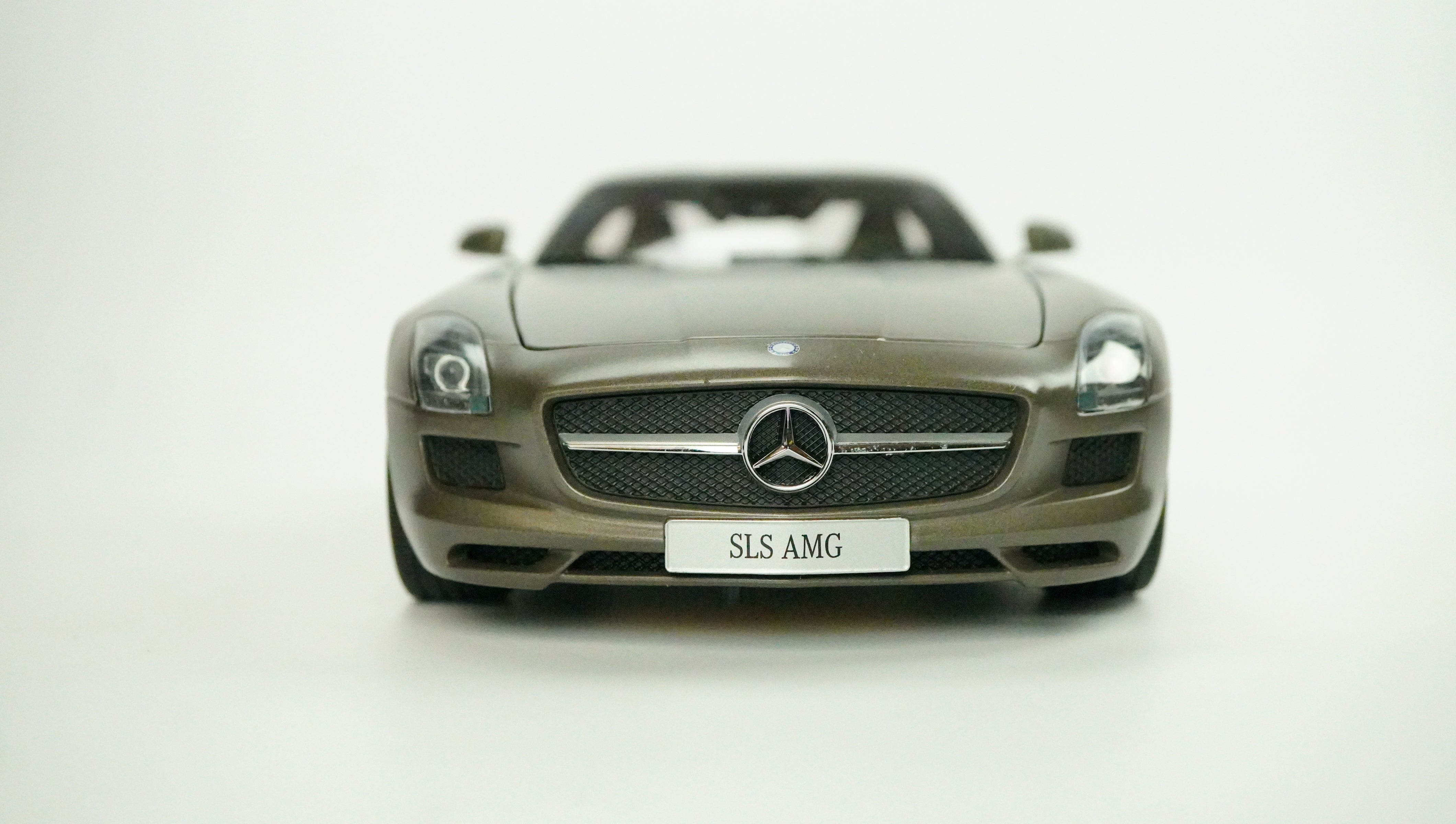 Mercedes Benz SLS AMG 1:18