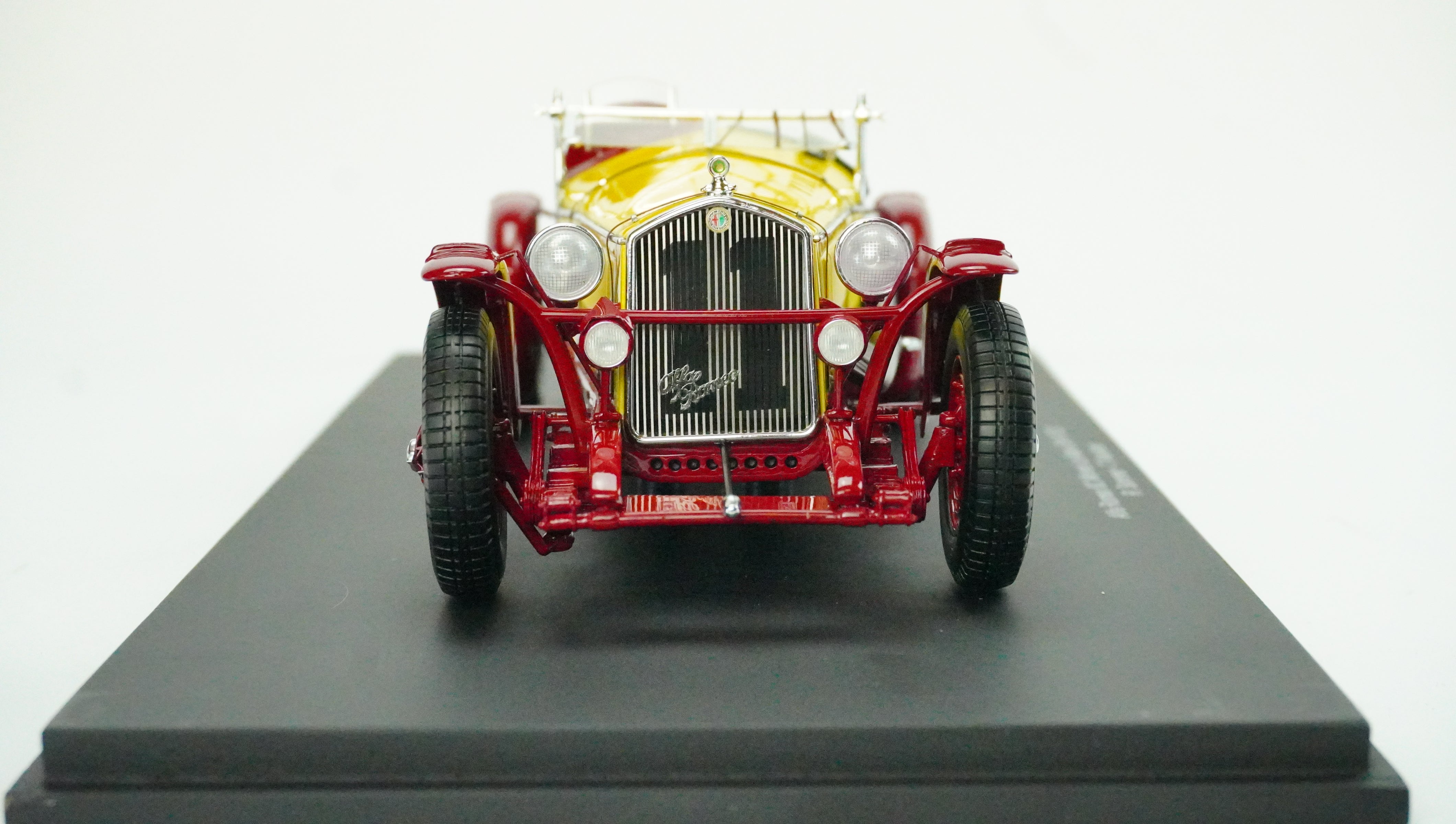 Alfa Romeo 8C 2300MM Racing Nr.11 1933 1:18