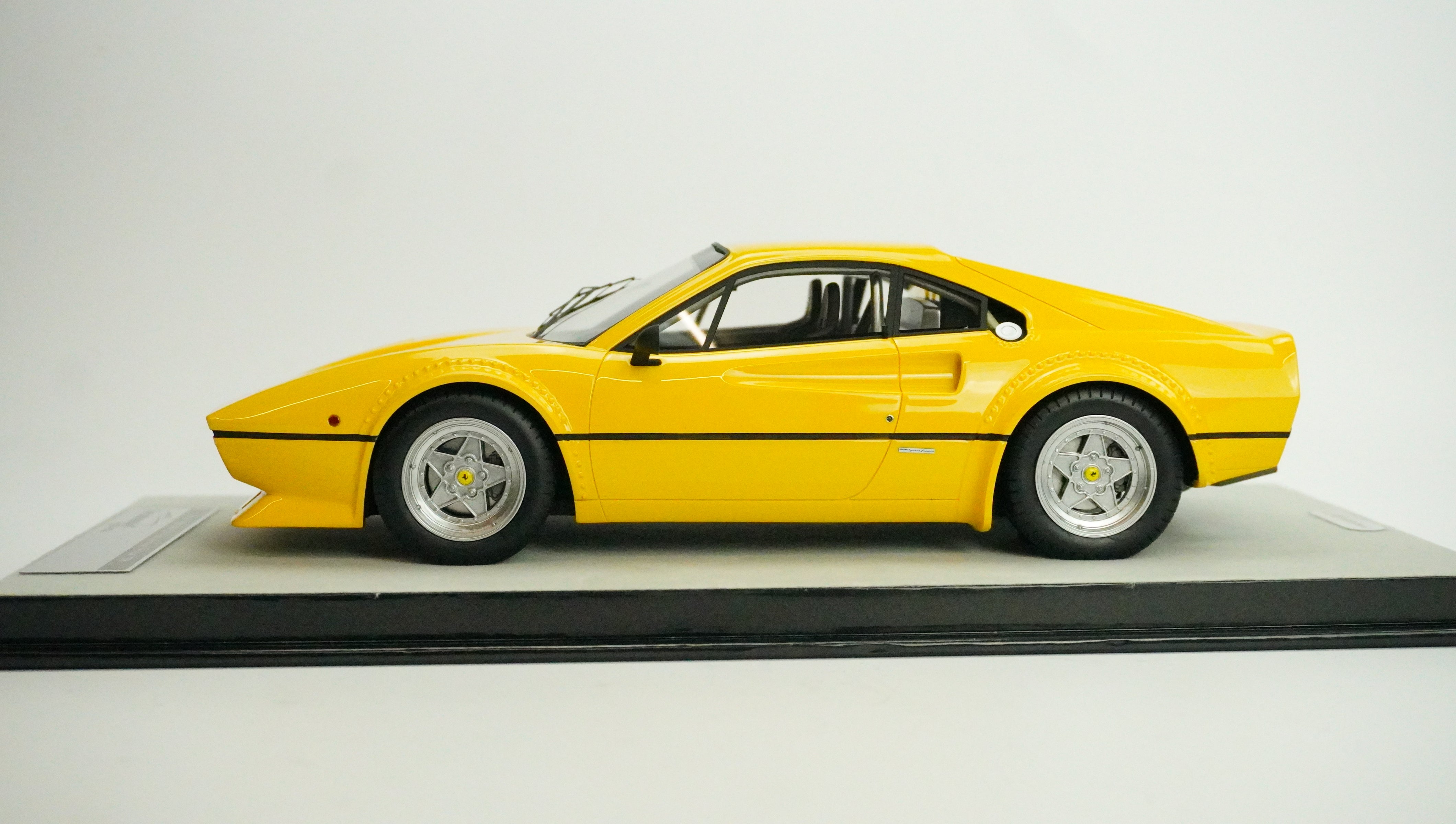 Ferrari 308 GTB/4 LM Limited (no box) 1976 1:18