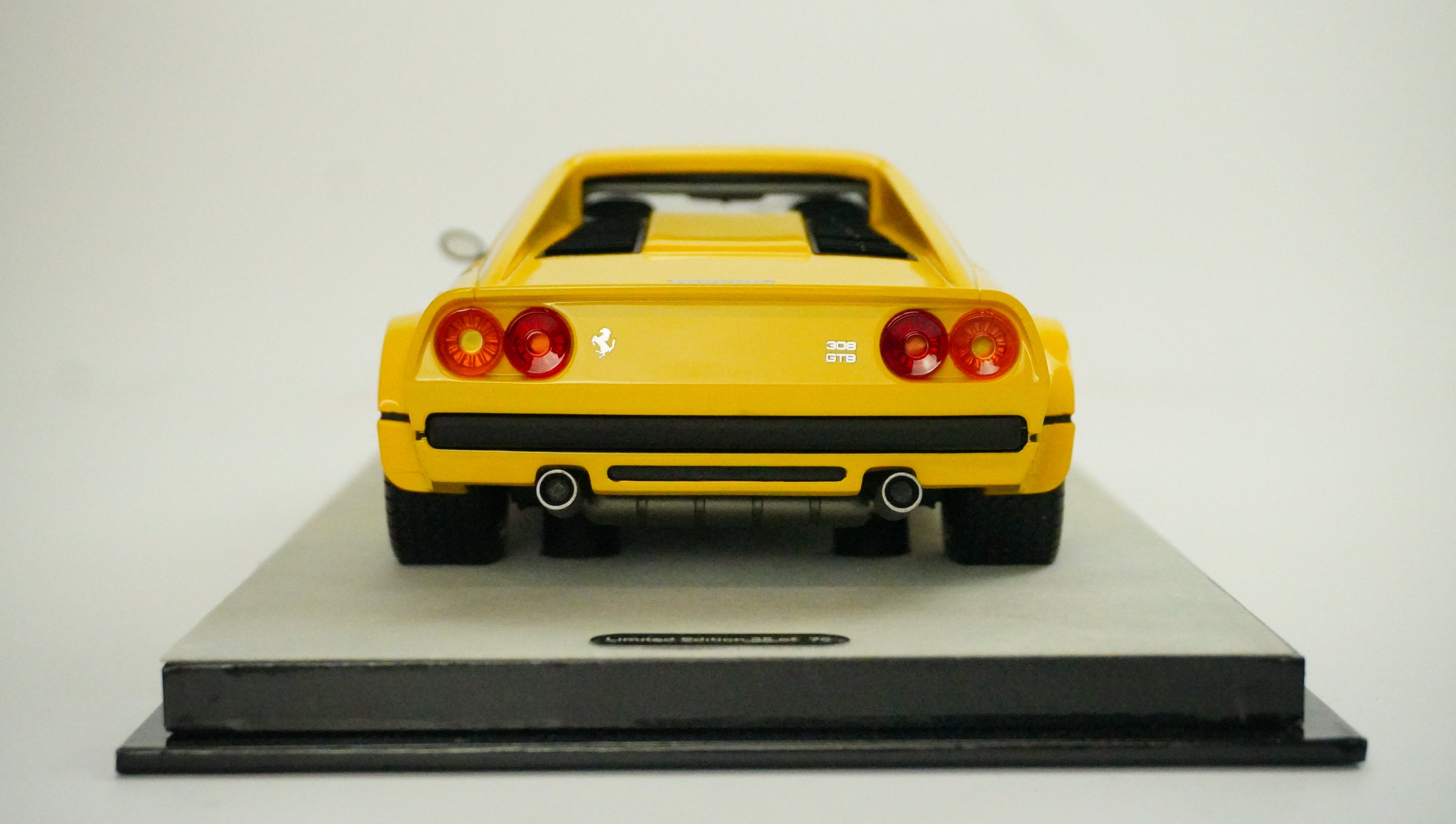 Ferrari 308 GTB/4 LM Limited (no box) 1976 1:18