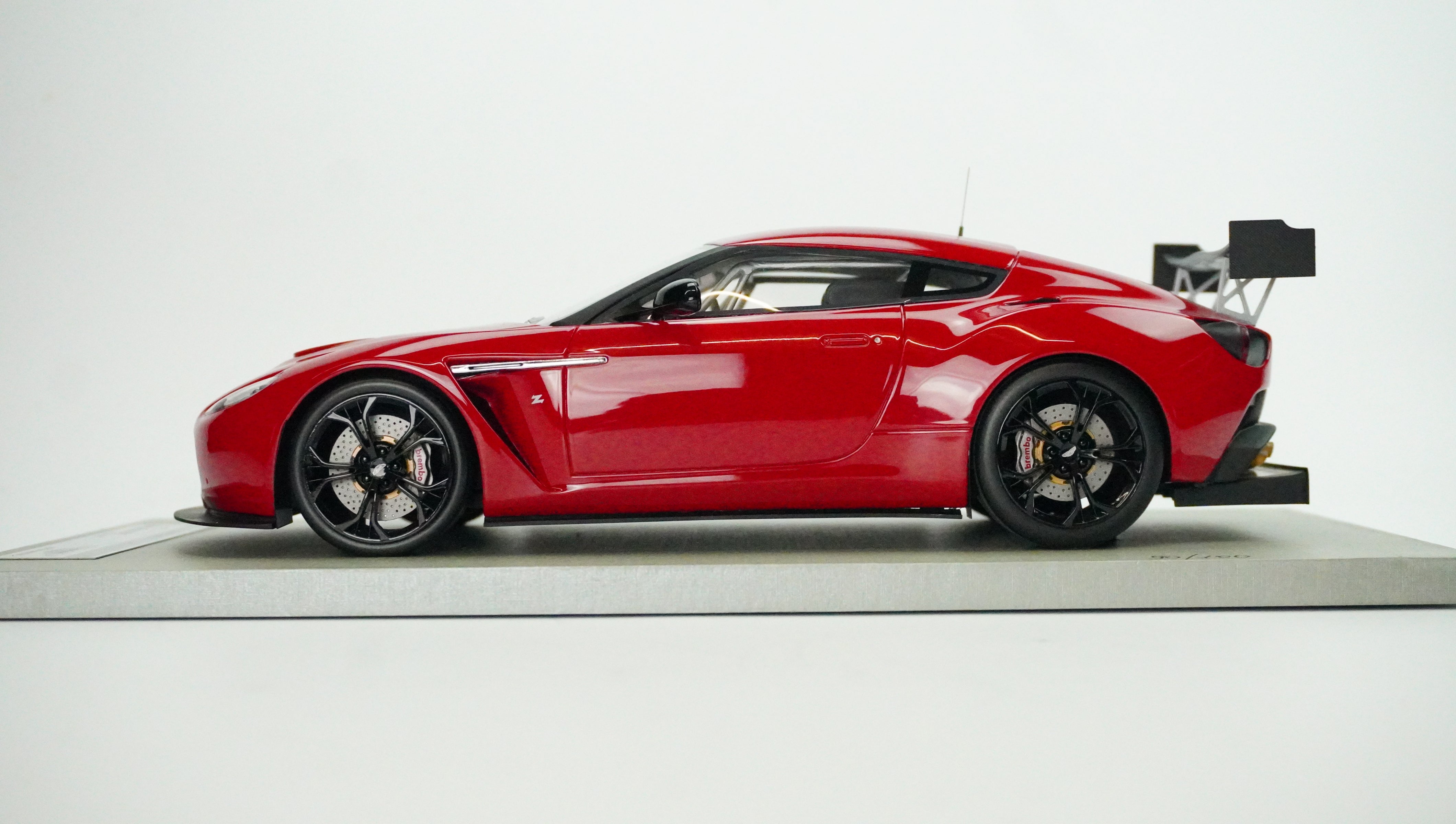 Aston Martin V12 Zagato Limited (without box) 2012 1:18