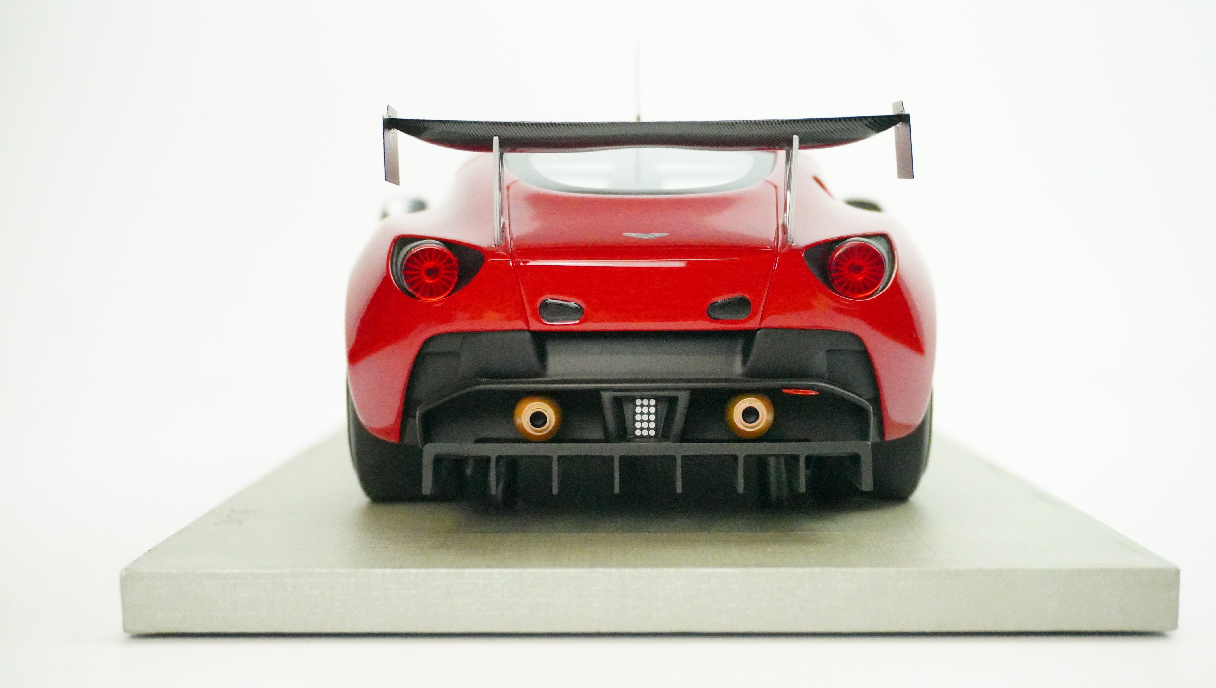Aston Martin V12 Zagato Limited (without box) 2012 1:18