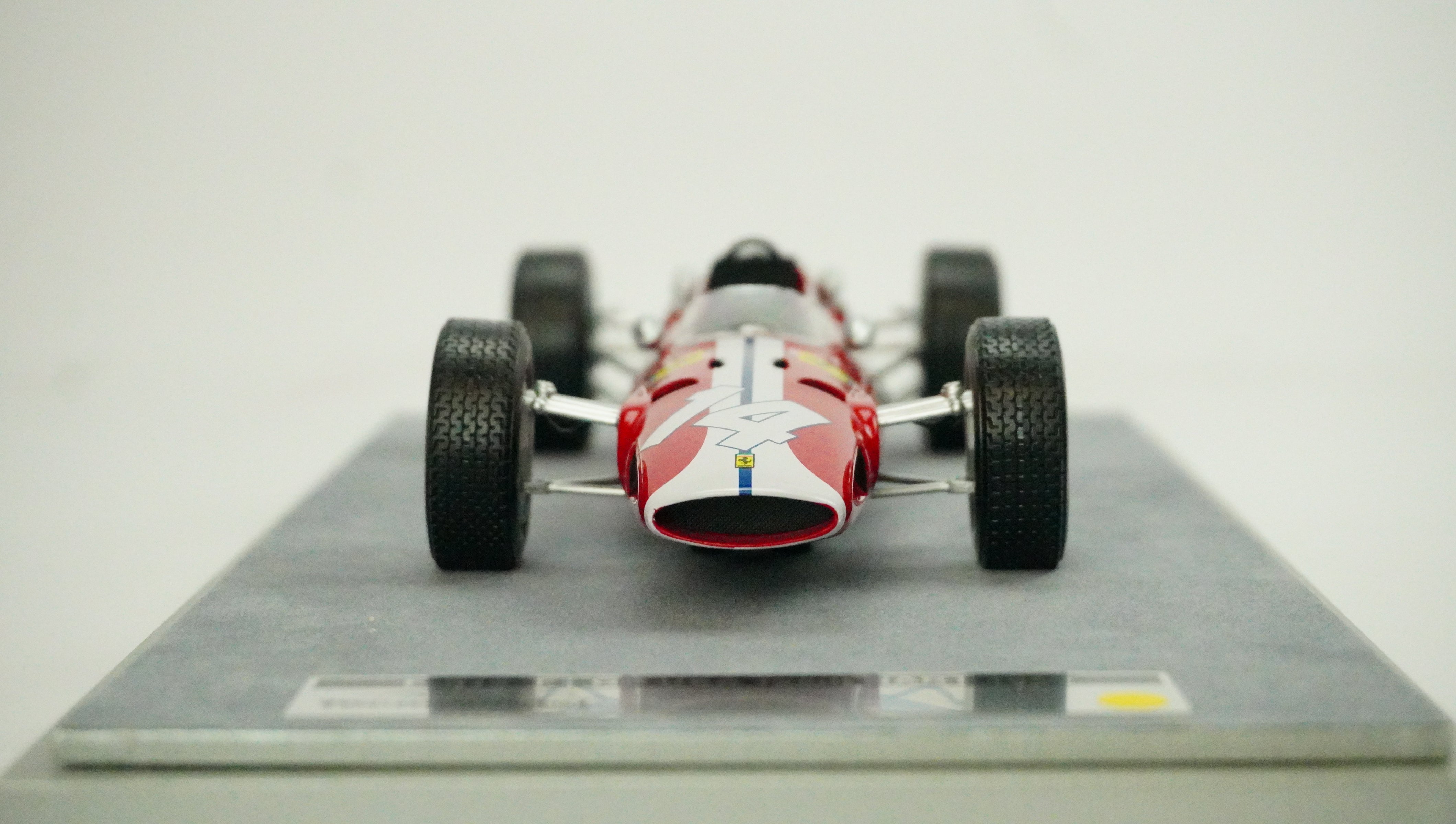 Ferrari 512 F1 Racing No. 14 Limited (without box) 1965 1:18