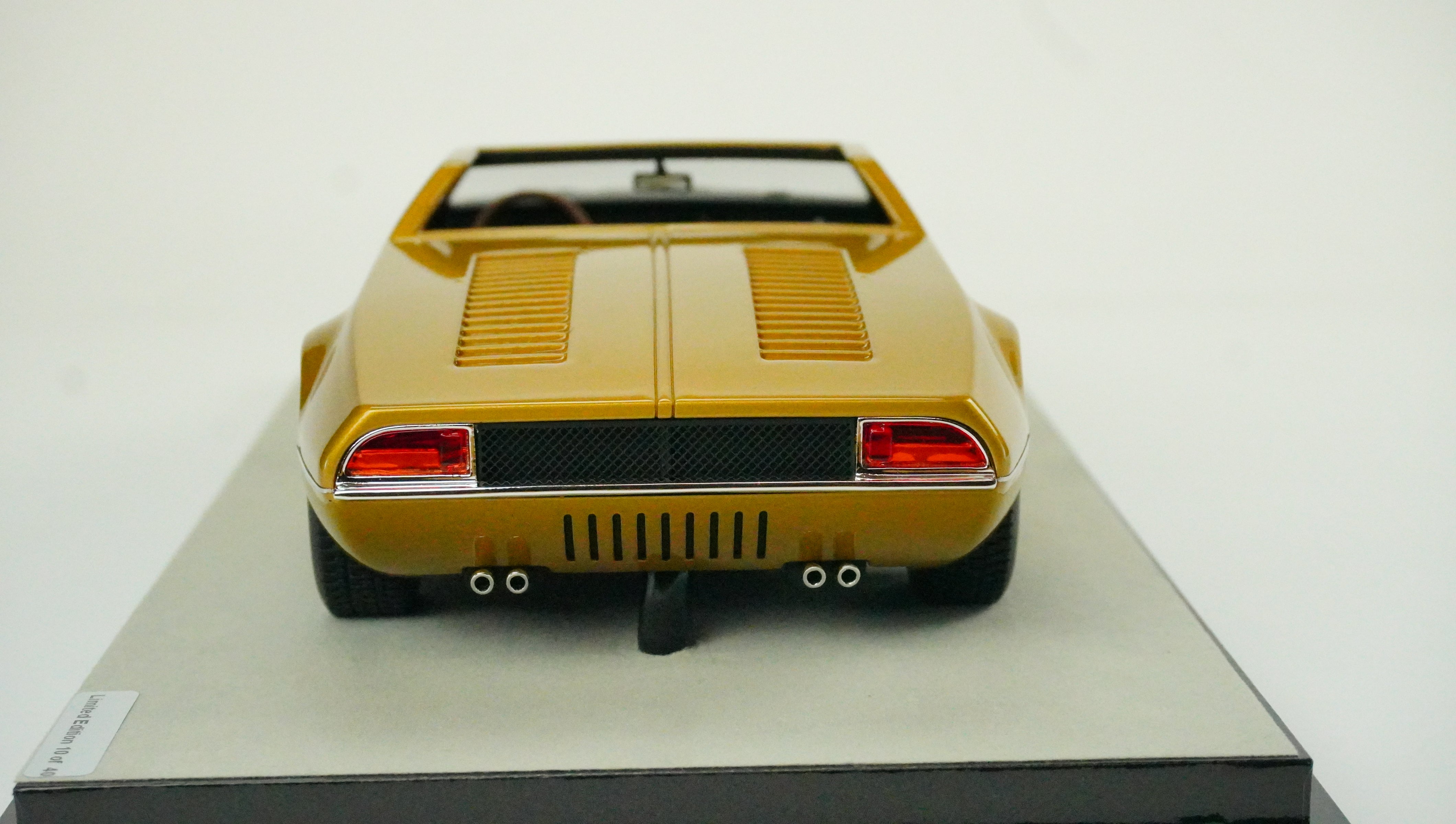 De Tomaso Mangusta Spyder Limited 1966 1:18