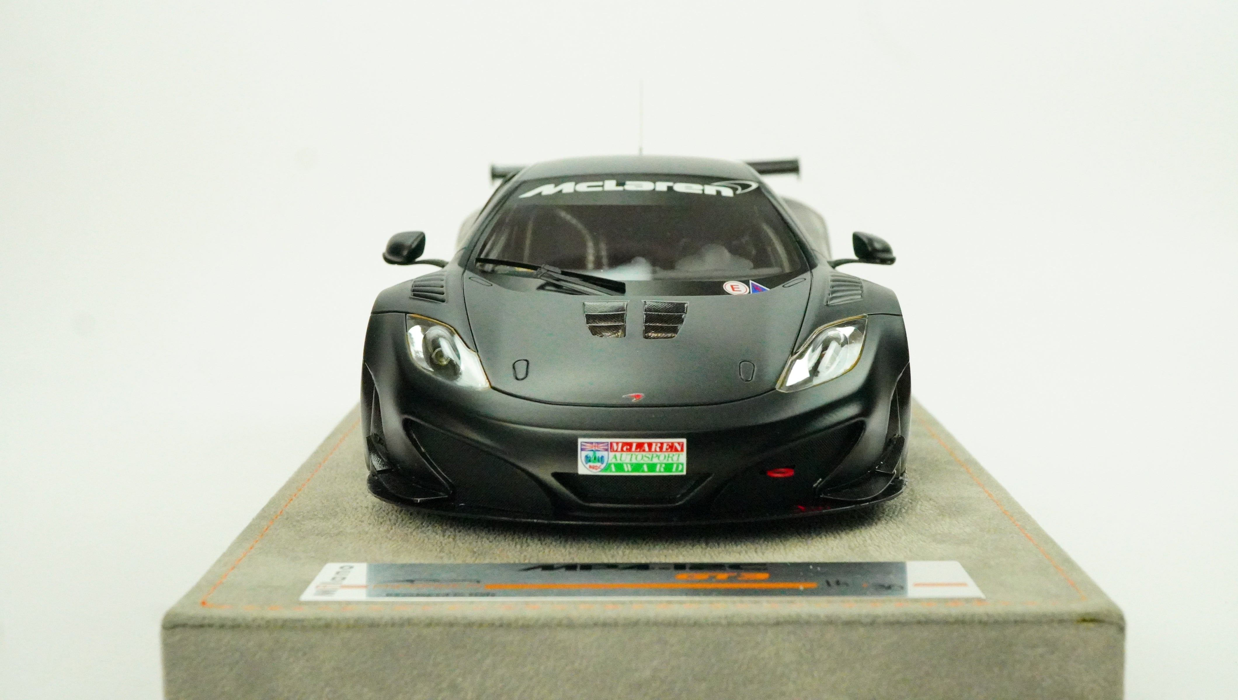 McLaren MP4-12C GT3 Limited (incl. Showcase) 1:18