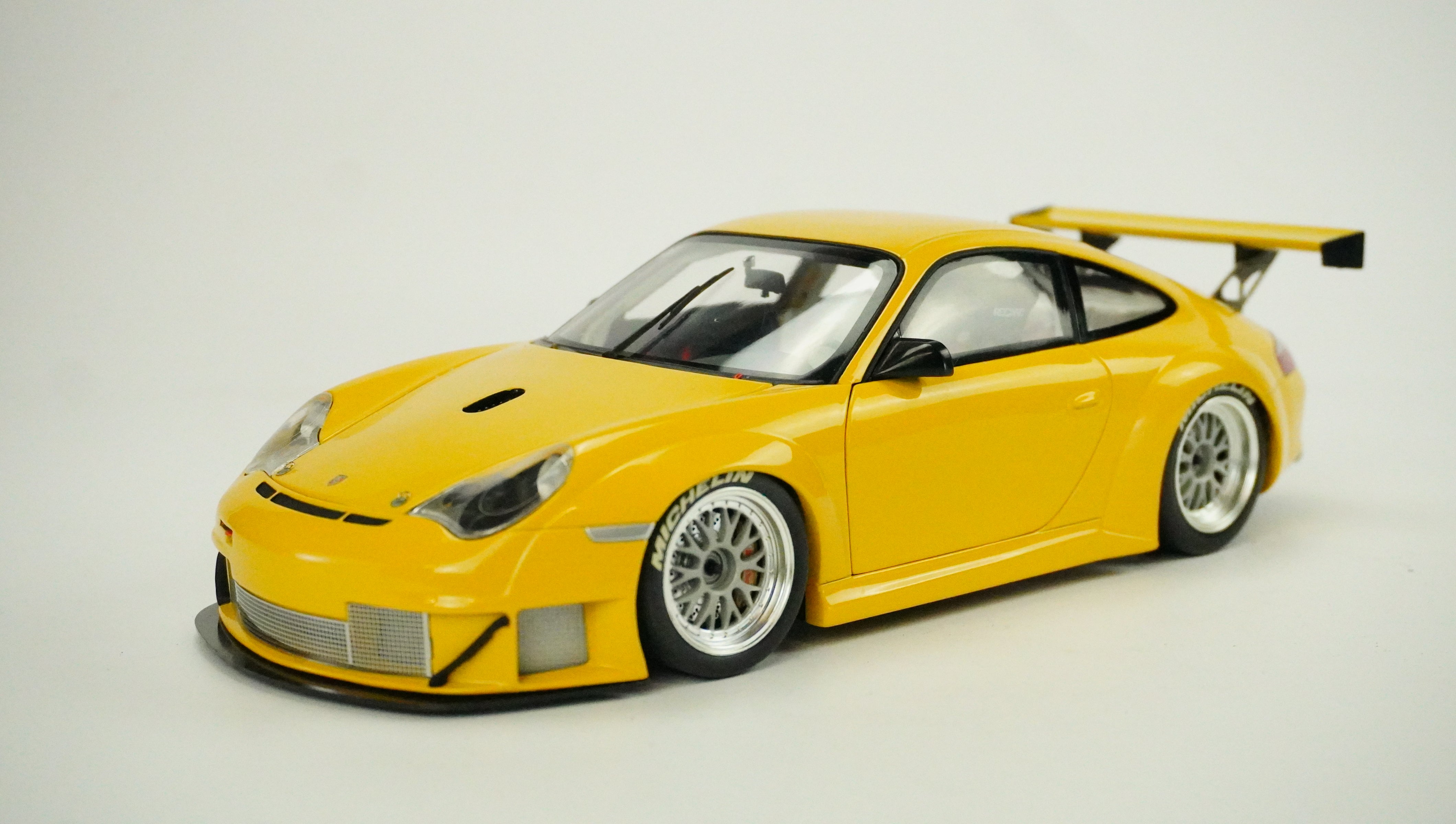 Porsche 911 GT3 RSR 2004 1:18