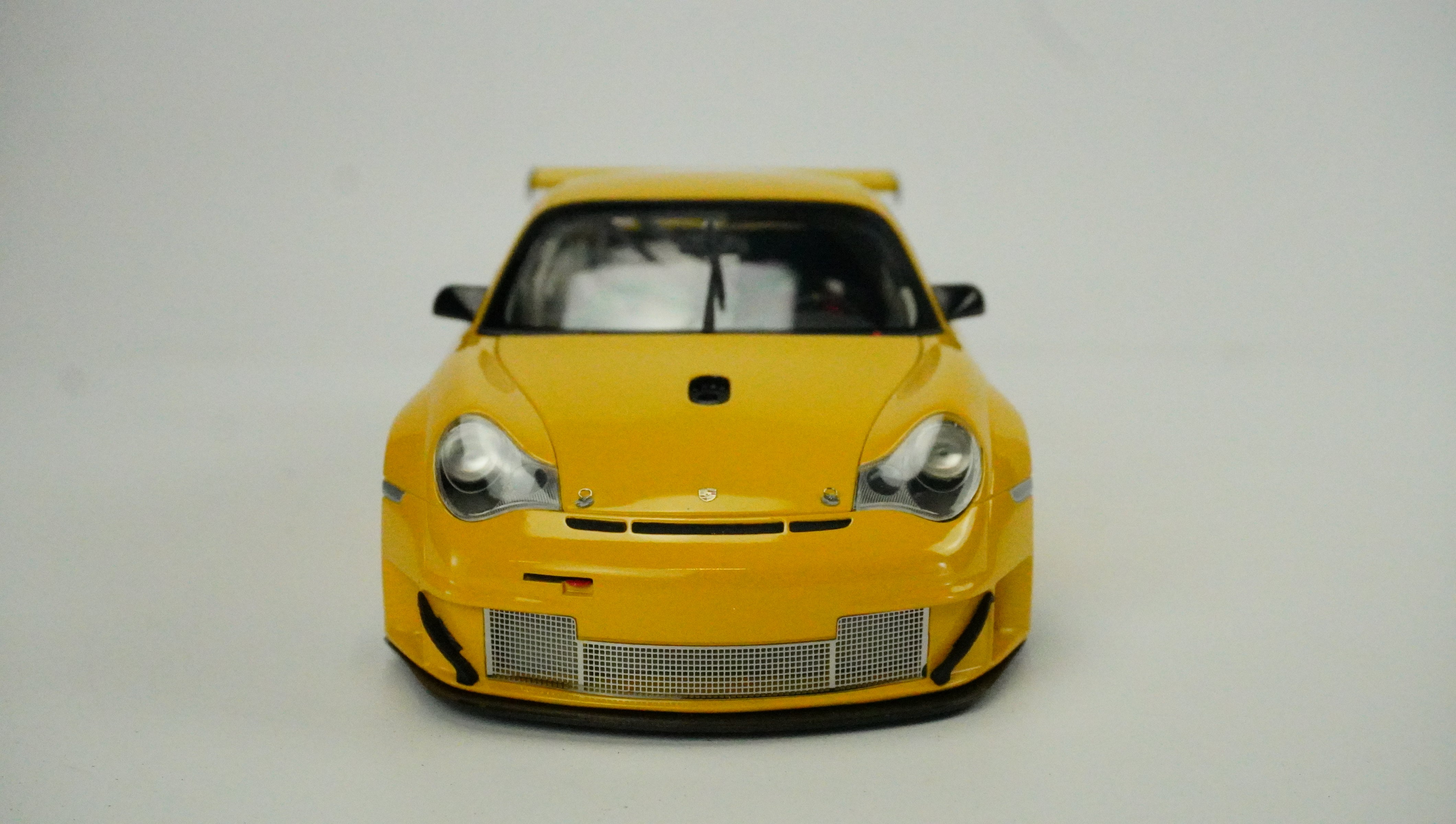 Porsche 911 GT3 RSR 2004 1:18