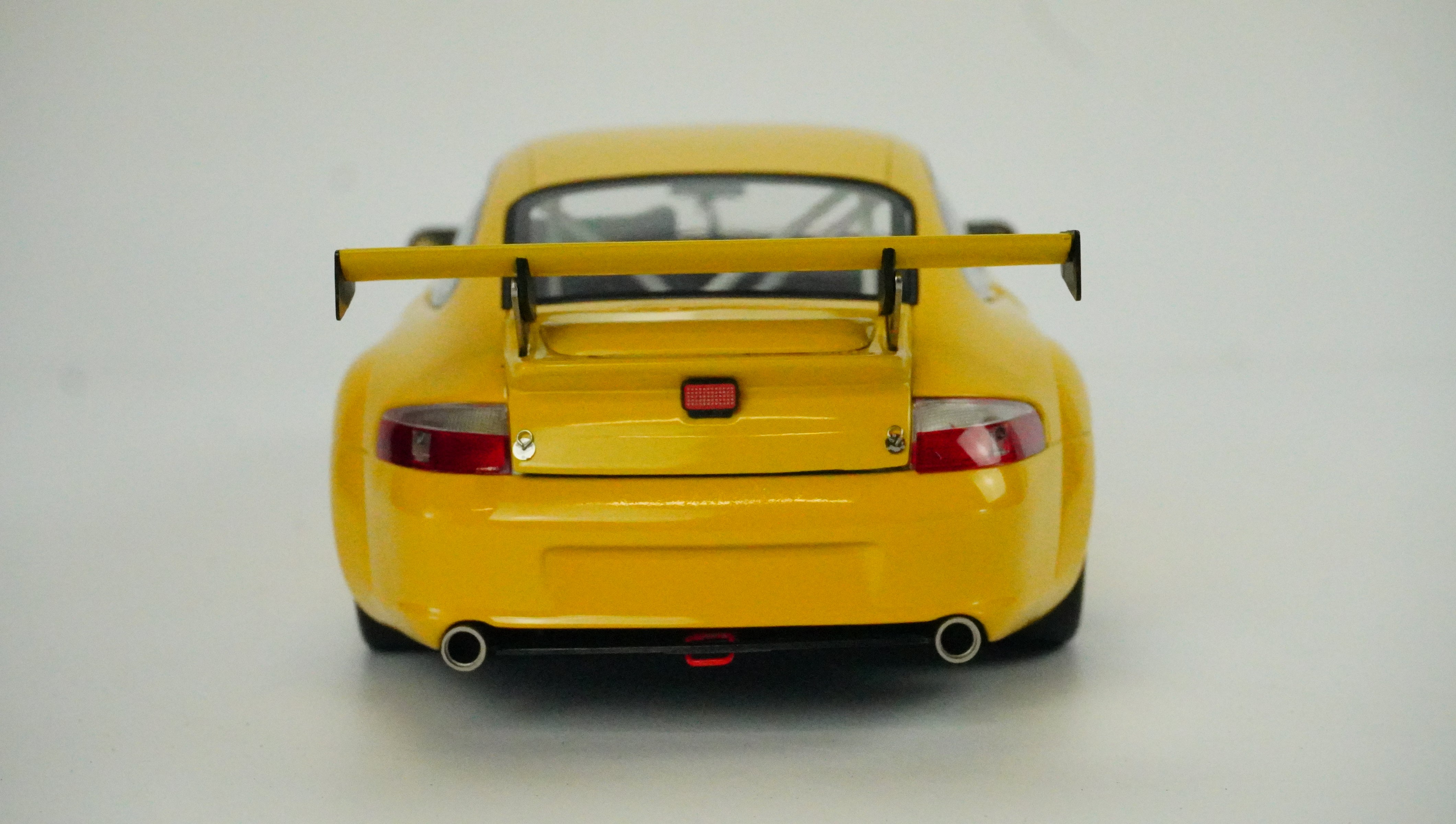 Porsche 911 GT3 RSR 2004 1:18