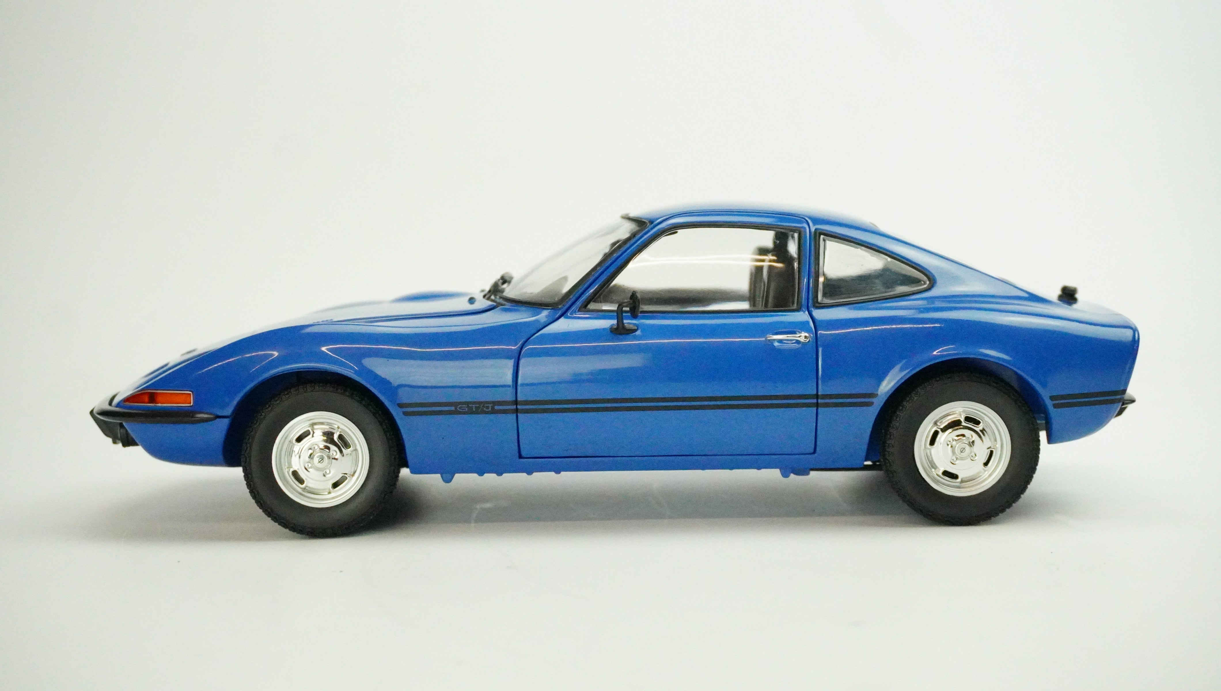 Opel GT/J 1970 1:18