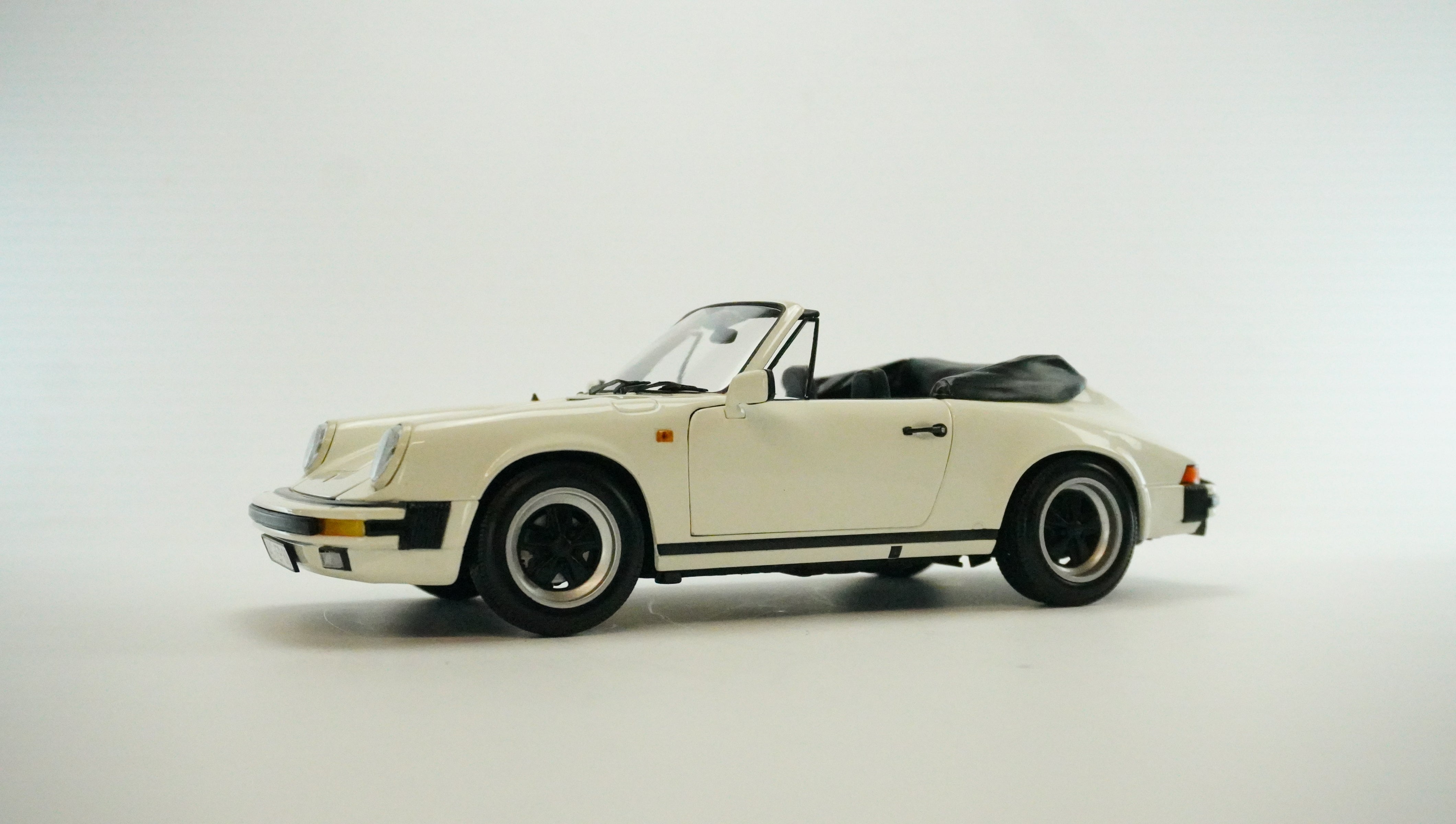 Porsche 911 Carrera Convertible Rarity 1983 1:18