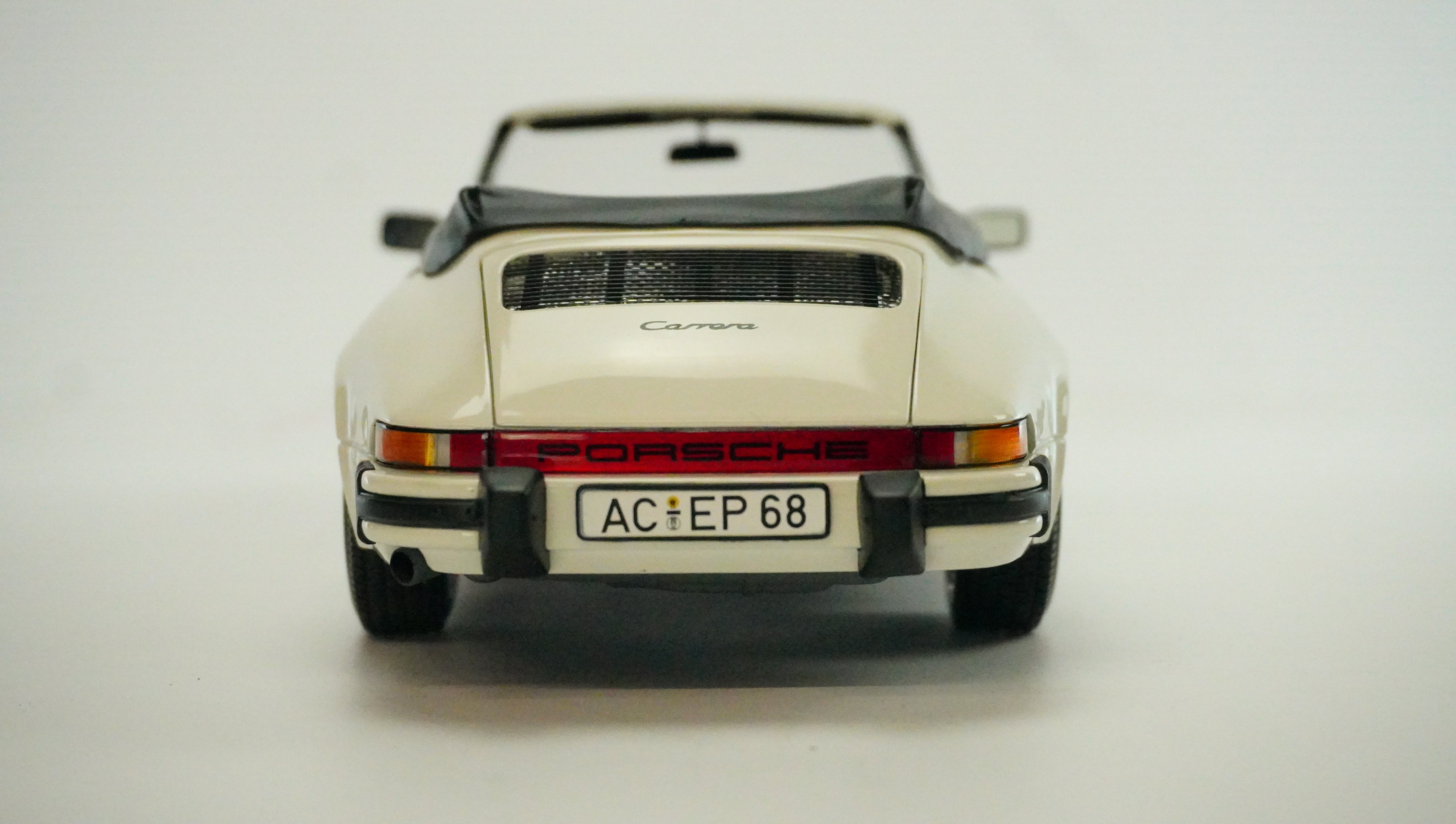 Porsche 911 Carrera Cabrio Rarität 1983 1:18