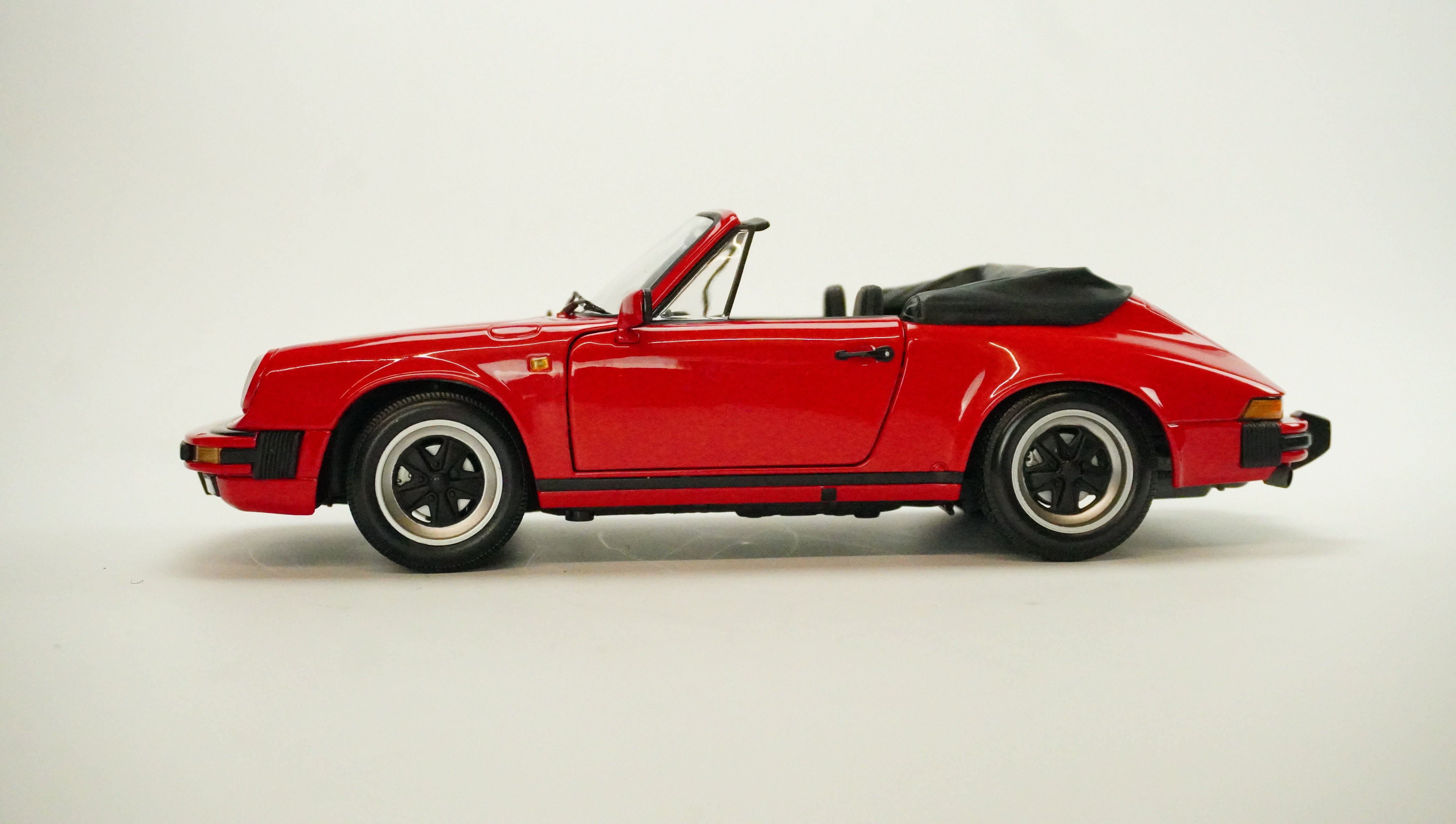 Porsche 911 Carrera Convertible Rarity 1983 1:18