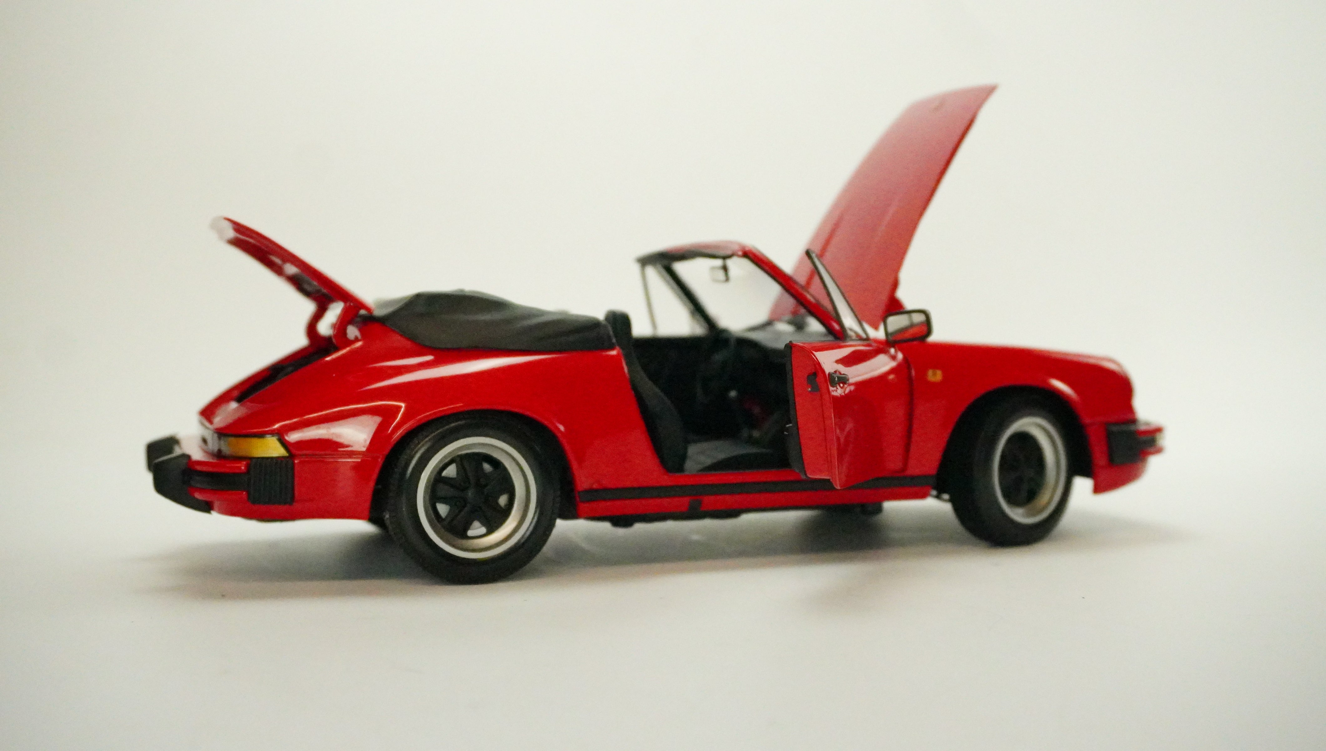 Porsche 911 Carrera Convertible Rarity 1983 1:18