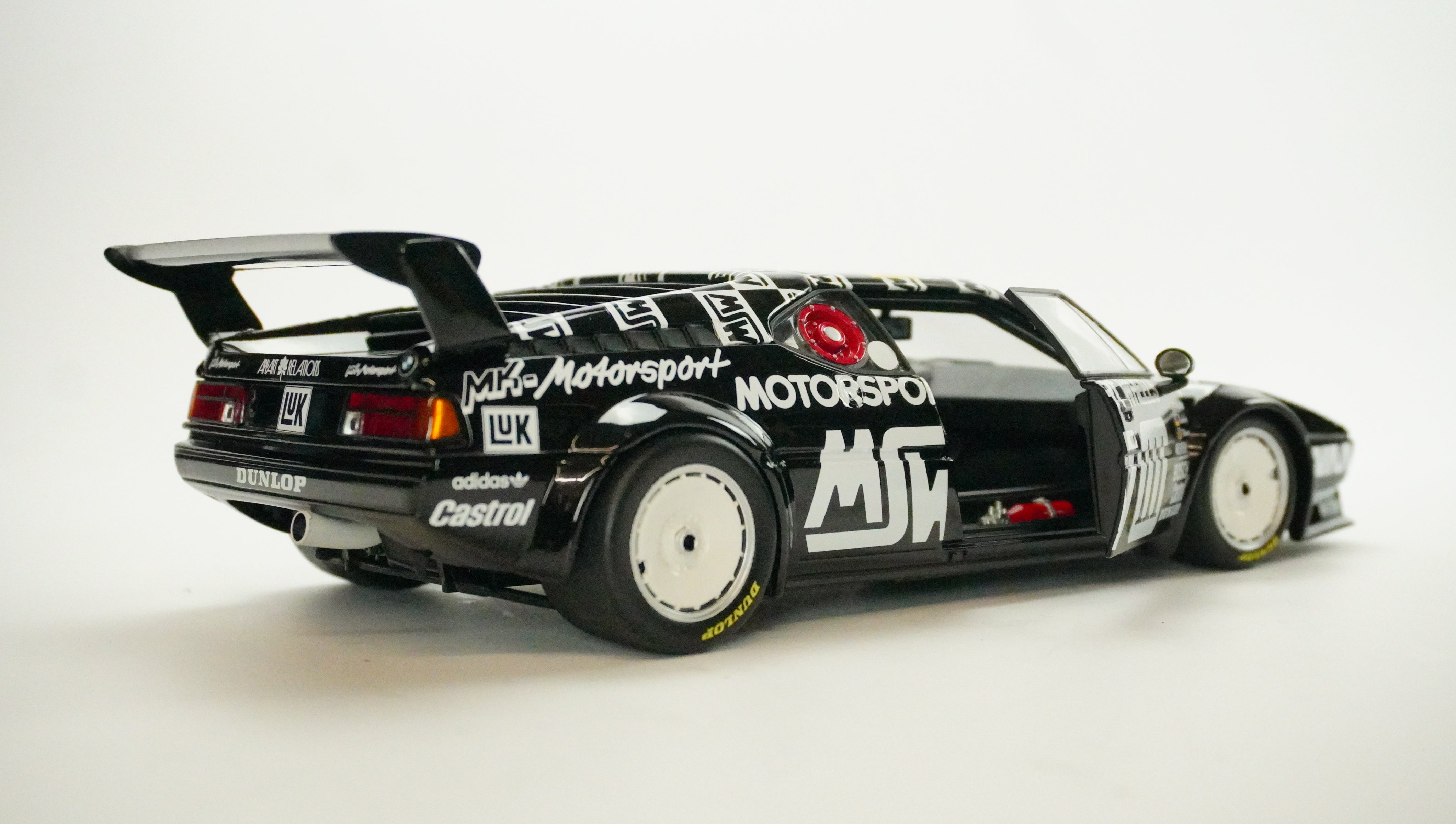 BMW M1 Rally No. 111 Limited 1986 1:18