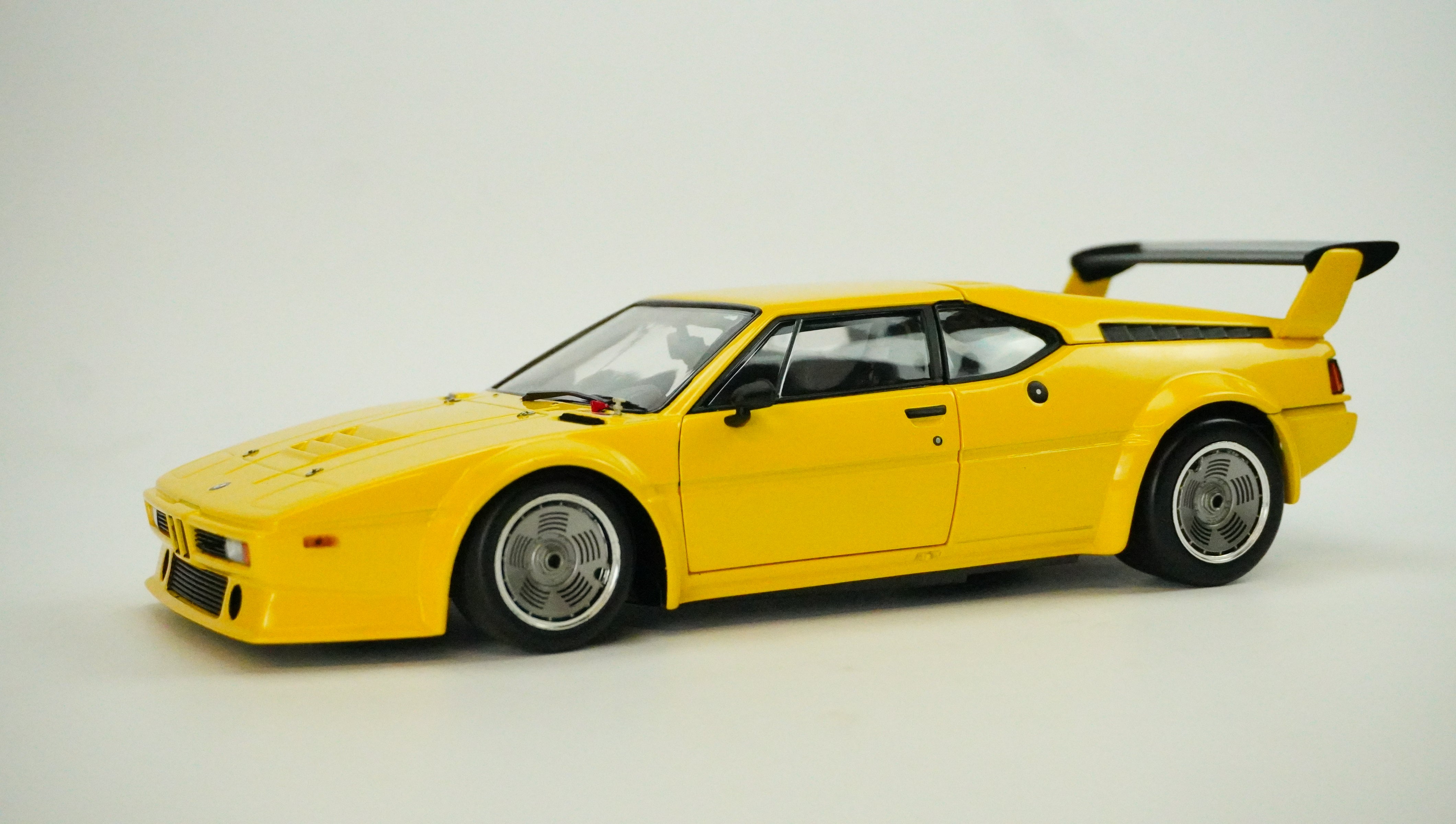 BMW M1 Procar Plain Body Version Limited 1979 1:18