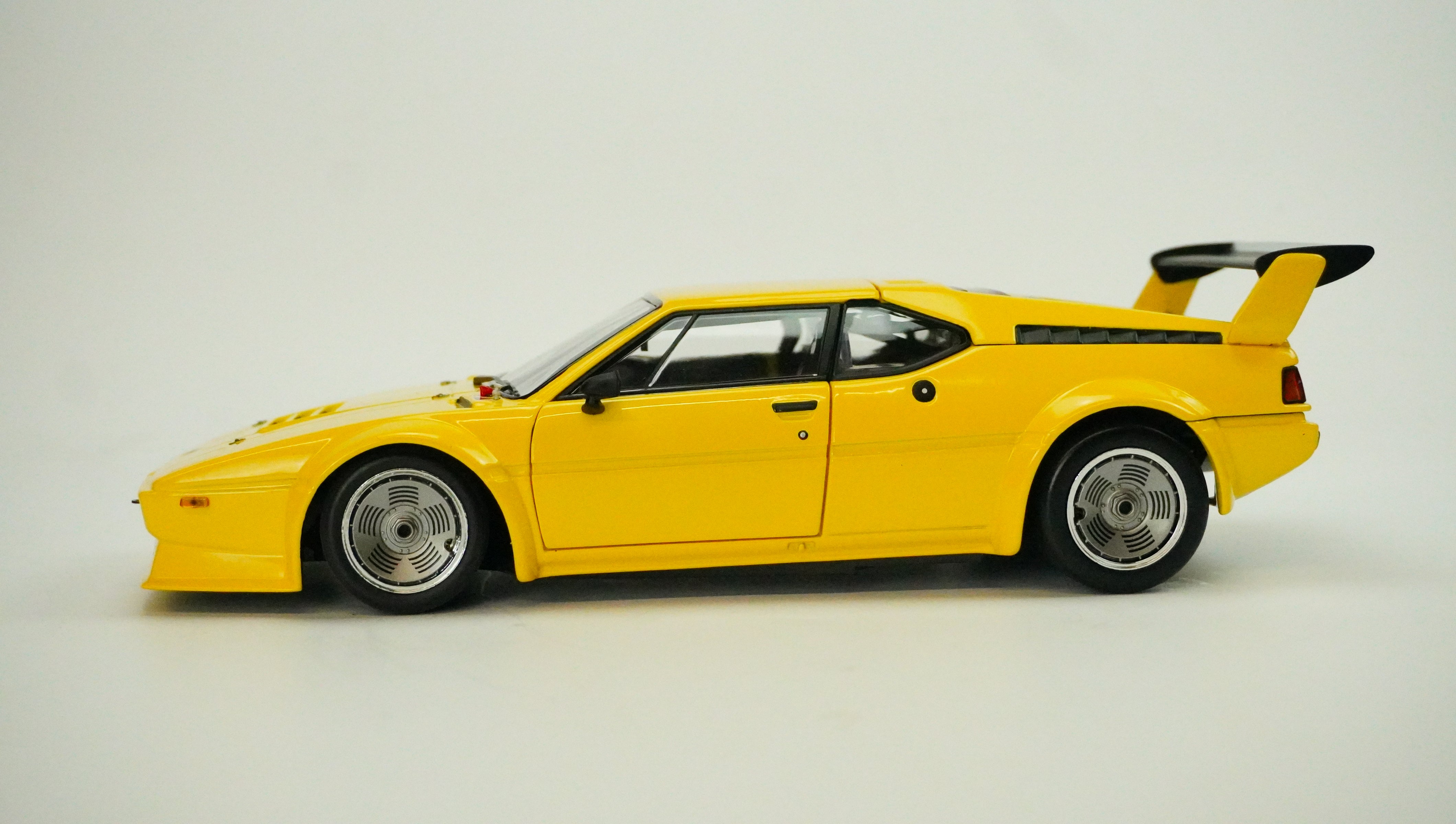 BMW M1 Procar Plain Body Version Limited 1979 1:18