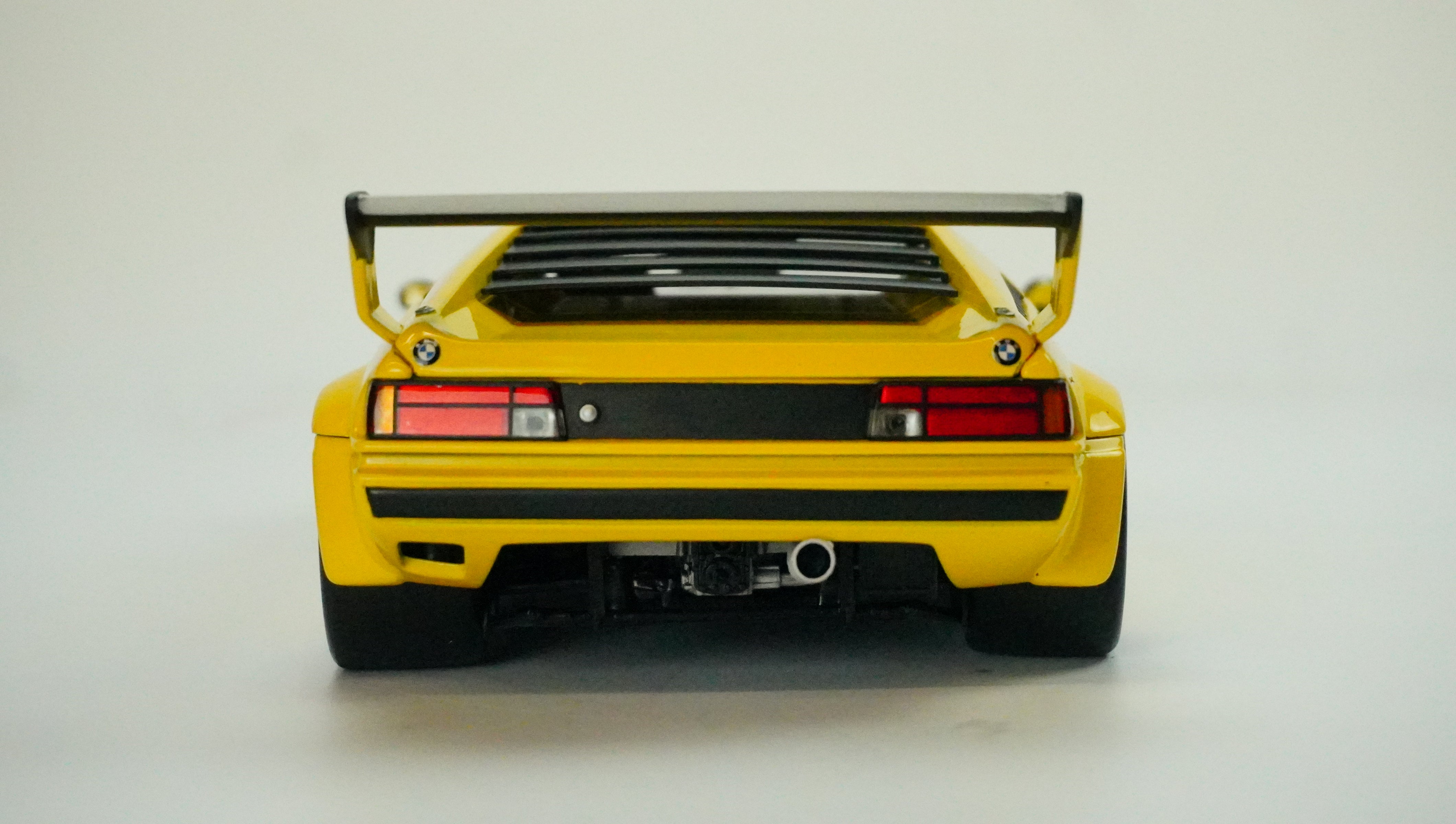 BMW M1 Procar Plain Body Version Limited 1979 1:18