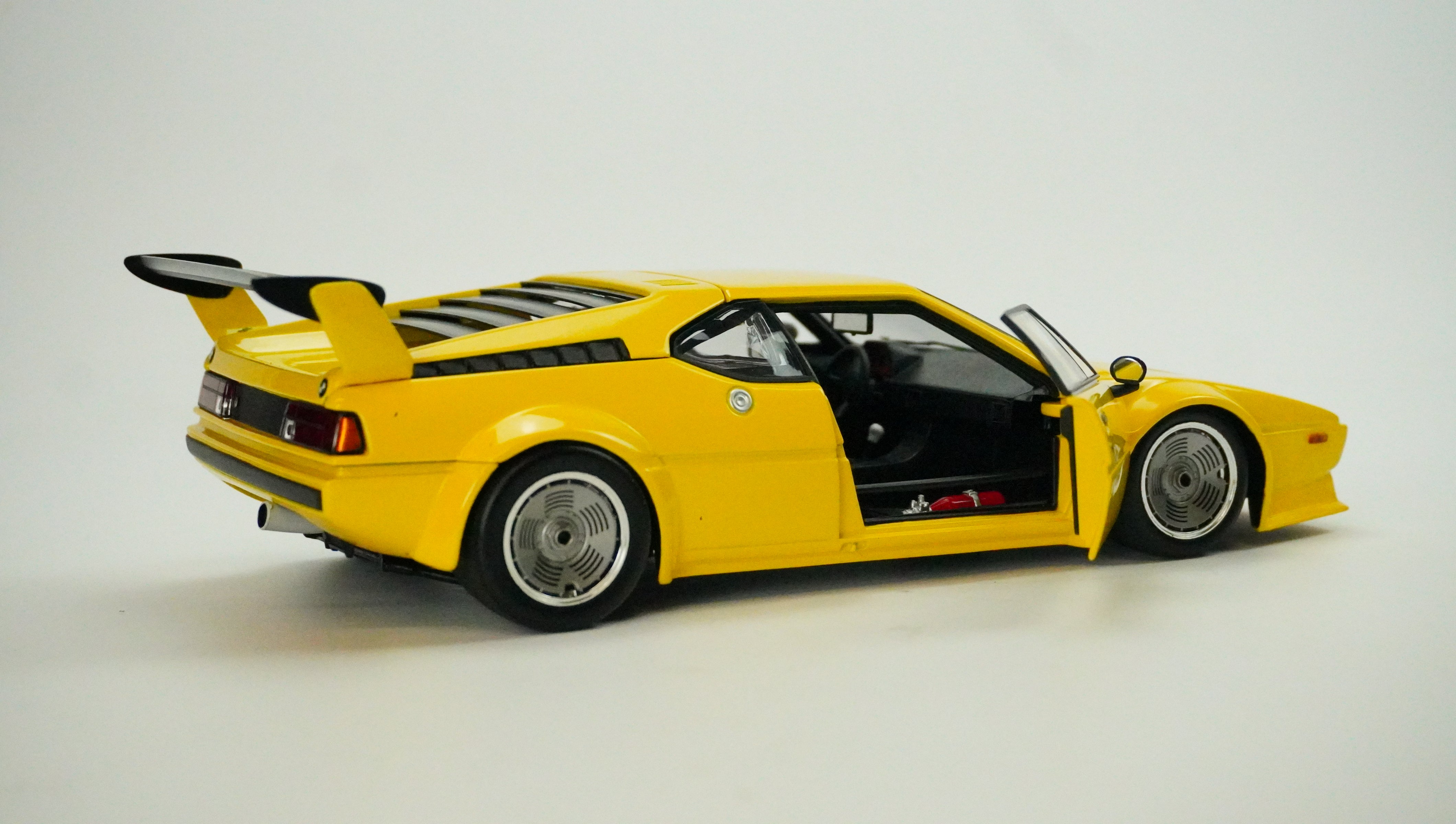 BMW M1 Procar Plain Body Version Limited 1979 1:18