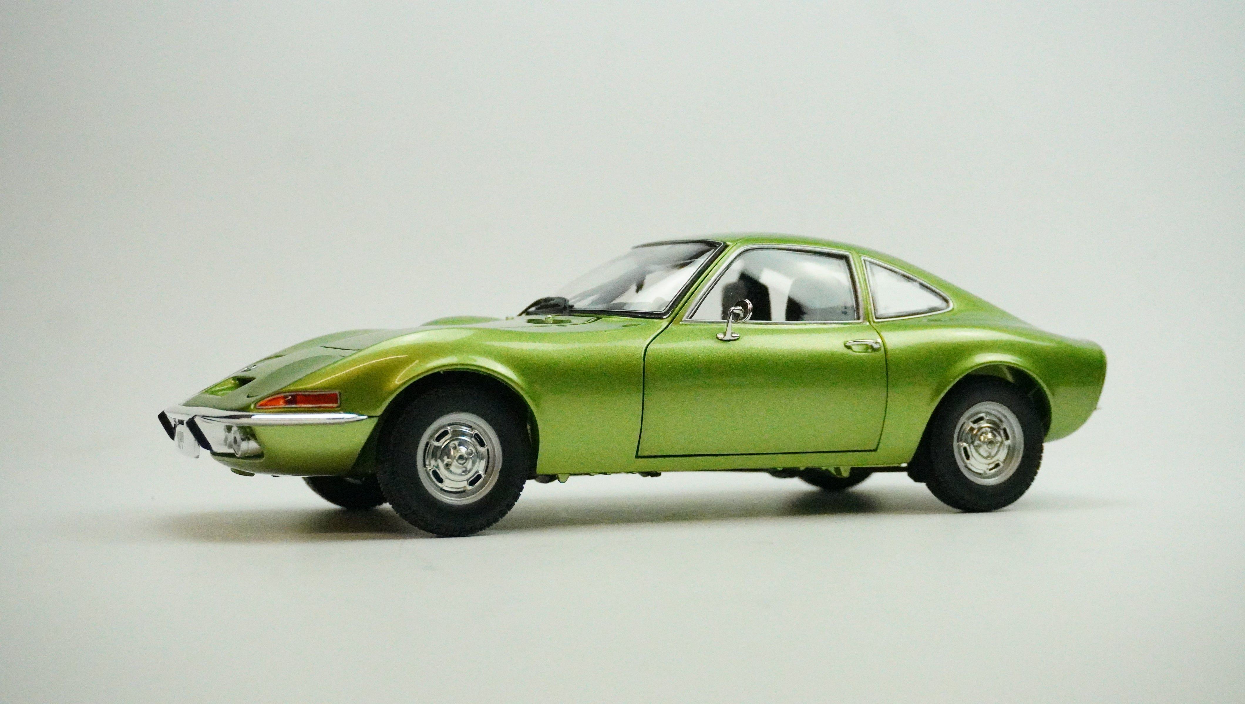 Opel GT 1900 Limited 1972 1:18