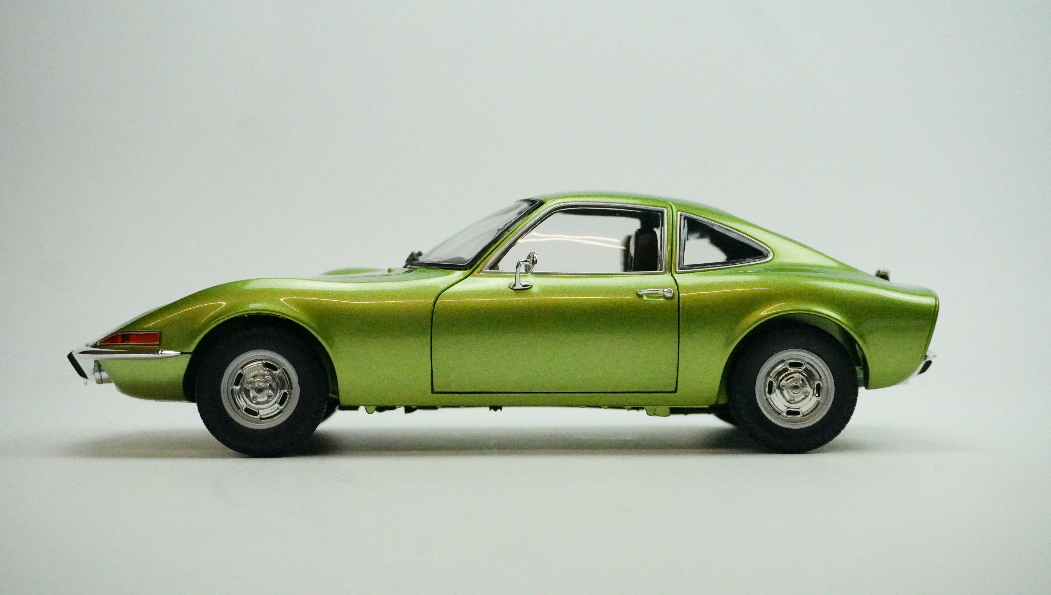 Opel GT 1900 Limited 1972 1:18