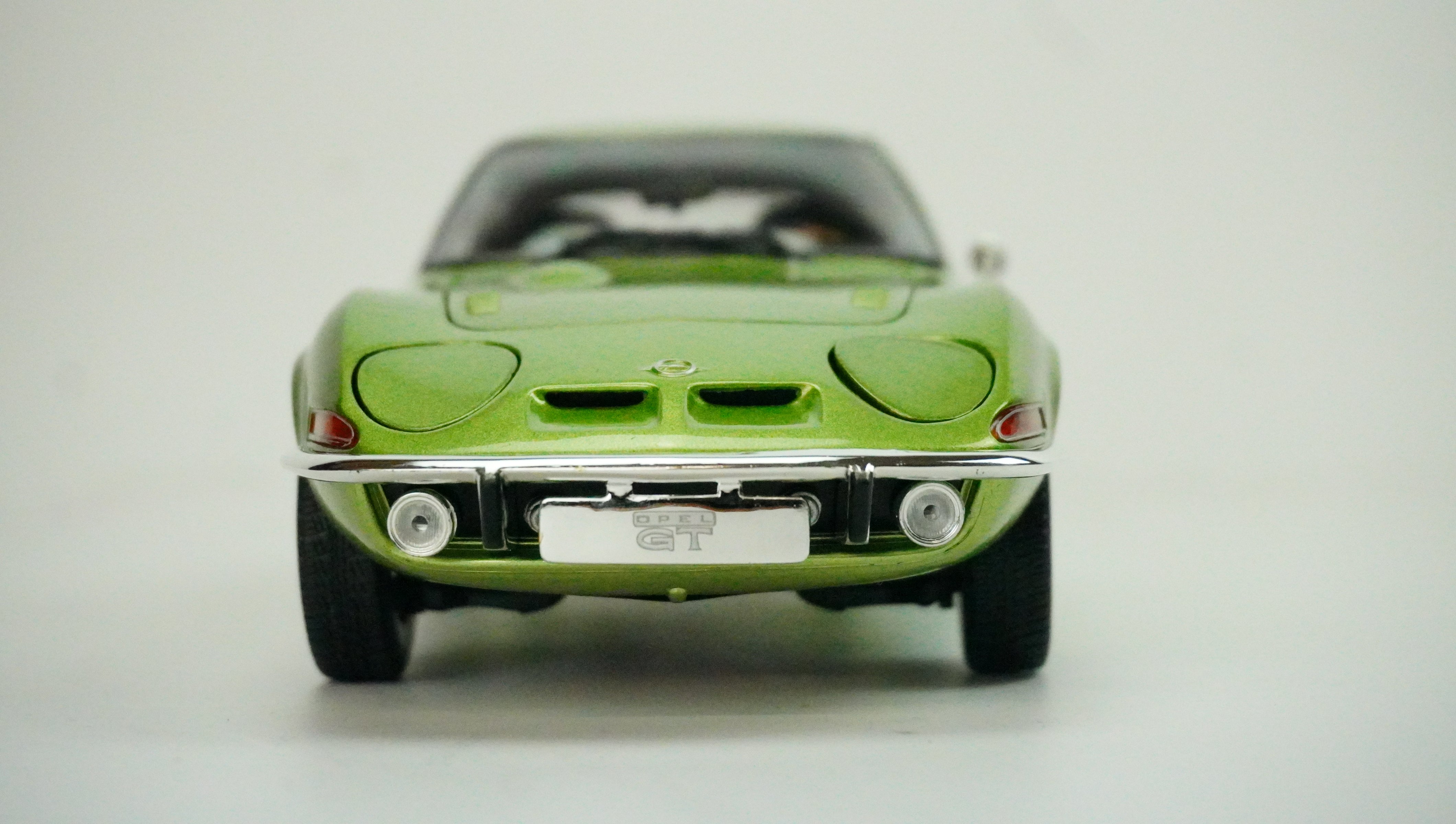 Opel GT 1900 Limited 1972 1:18