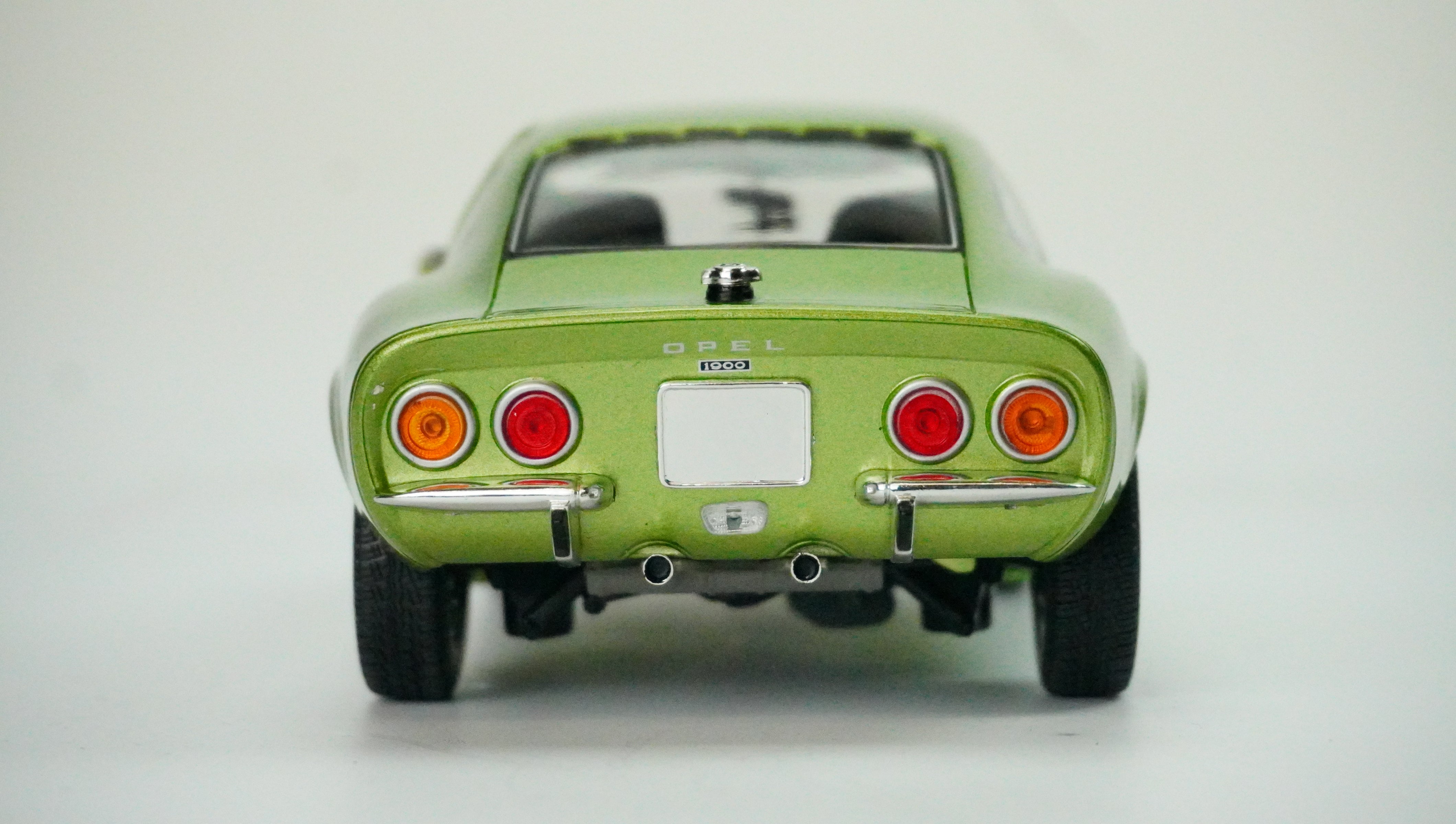 Opel GT 1900 Limited 1972 1:18