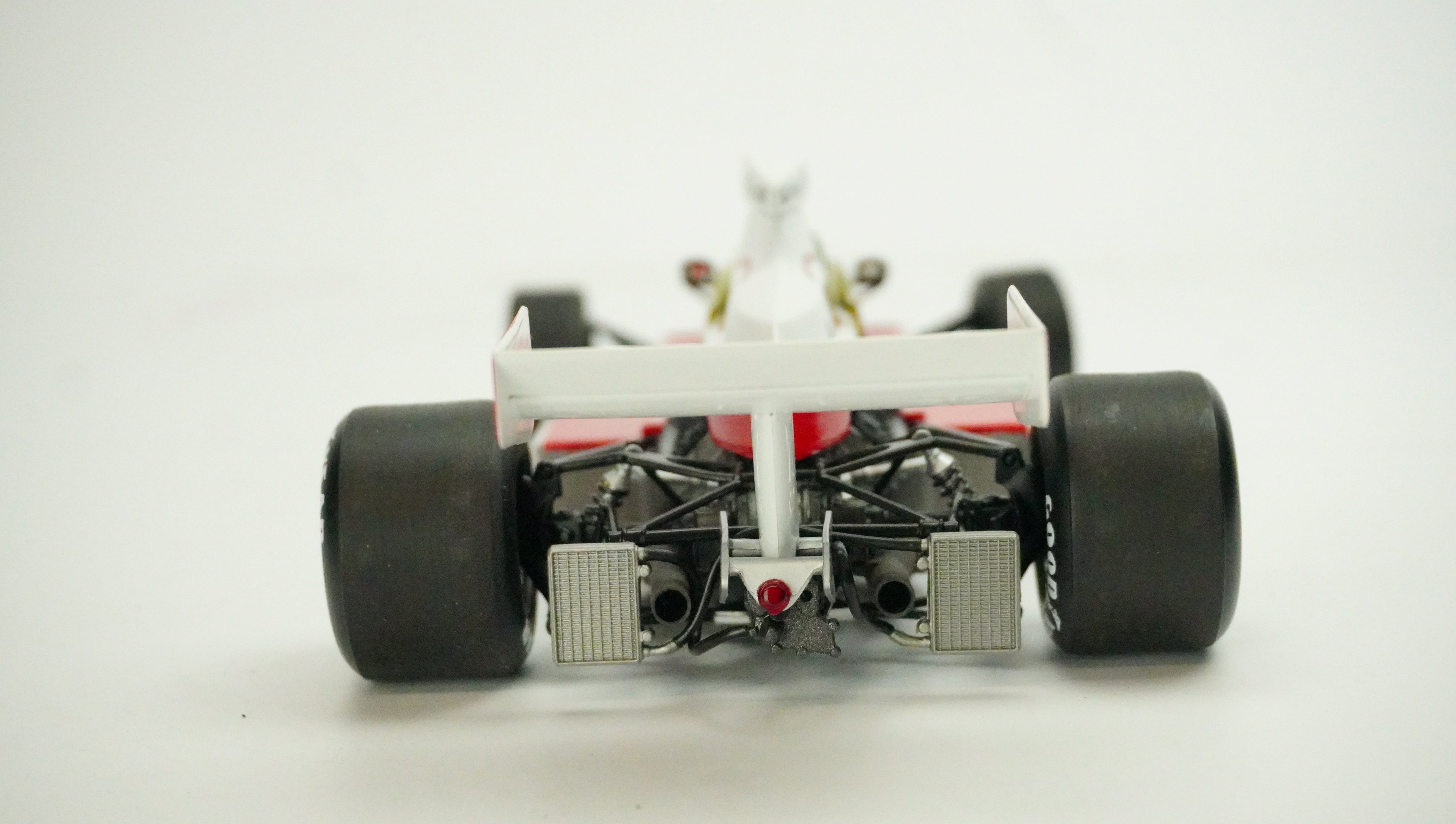 McLaren M23 Ford Emerson Fittipaldi (mit Fahrer) 1974 1:18