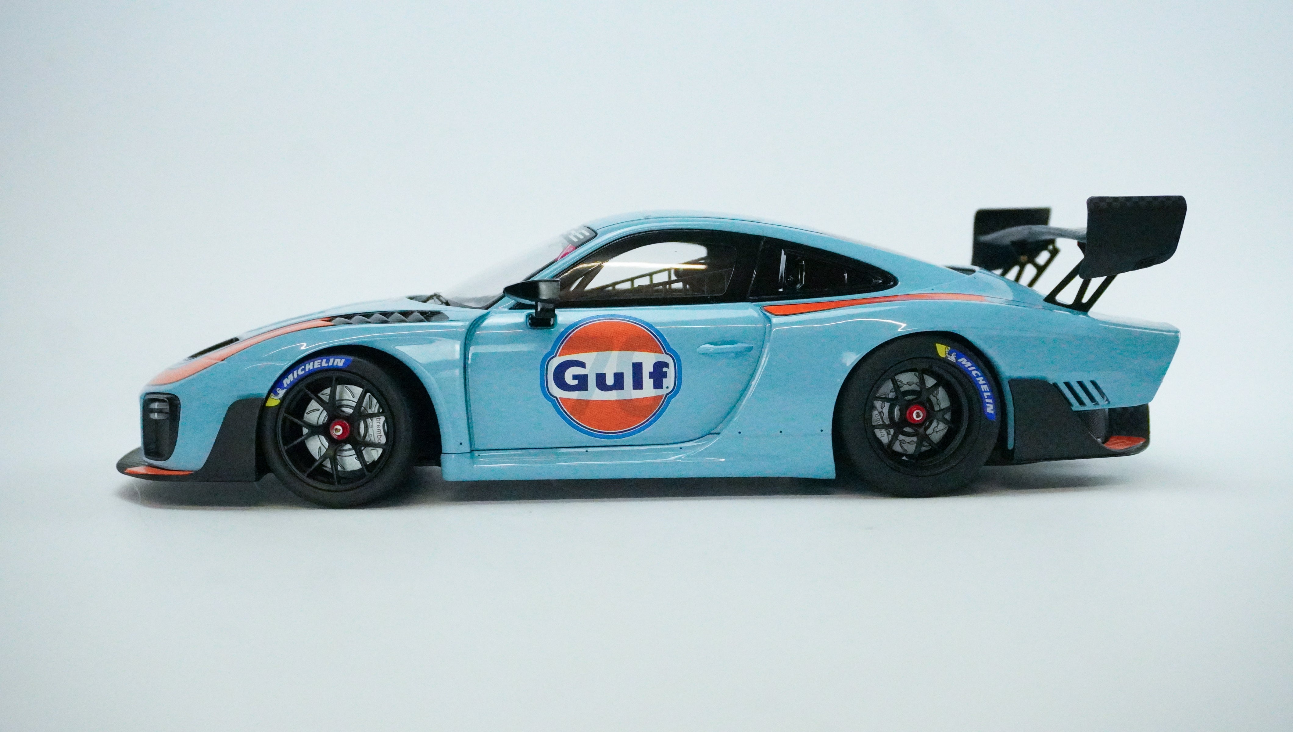 Porsche 935/19 Gulf Racing Limited 2019 1:18