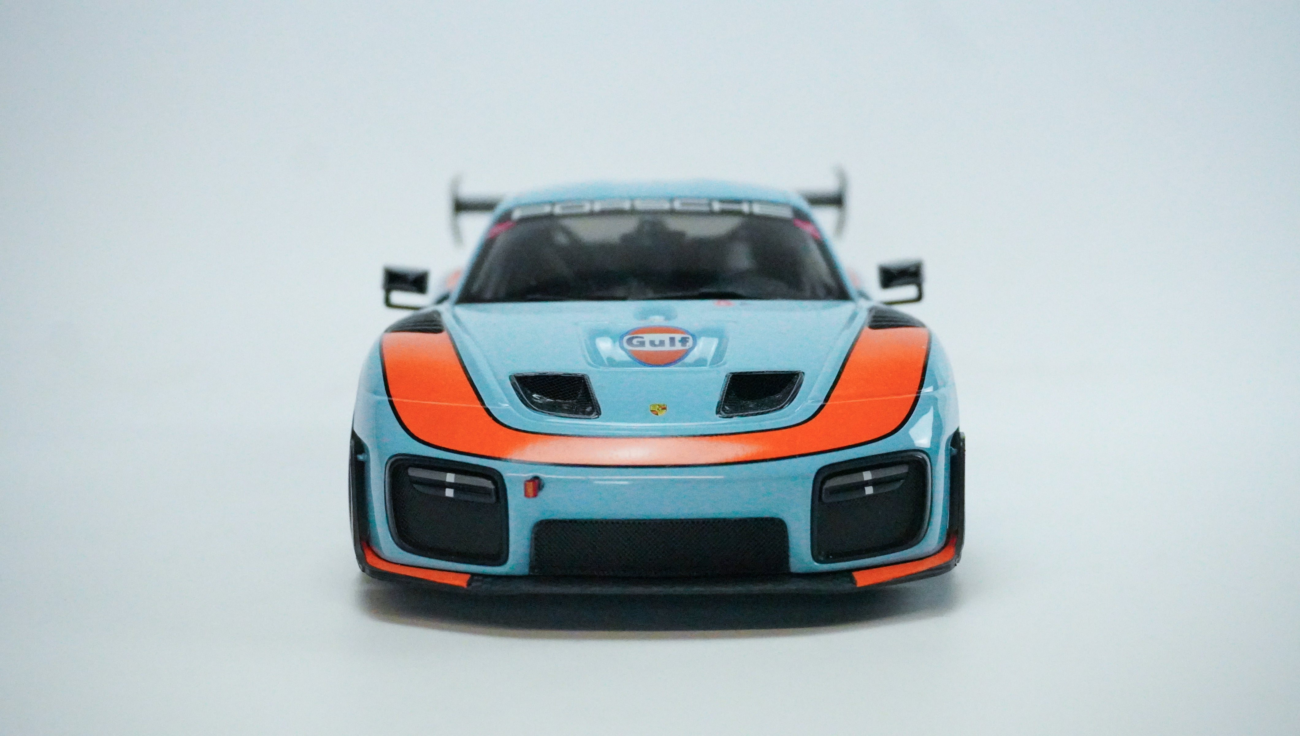 Porsche 935/19 Gulf Racing Limited 2019 1:18