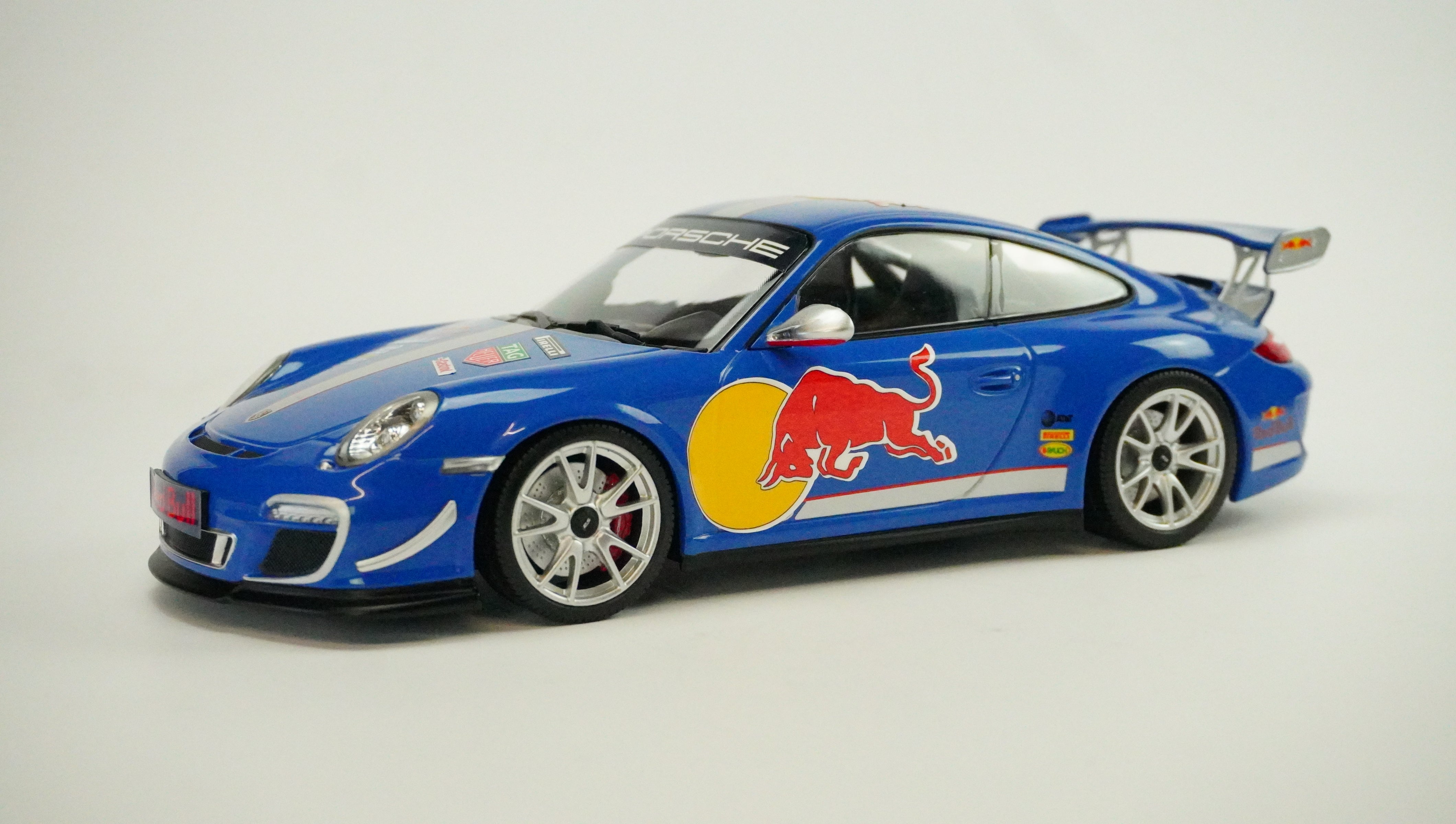 Porsche 911 GT3 RS 4.0 Red Bull Rarity 1:18