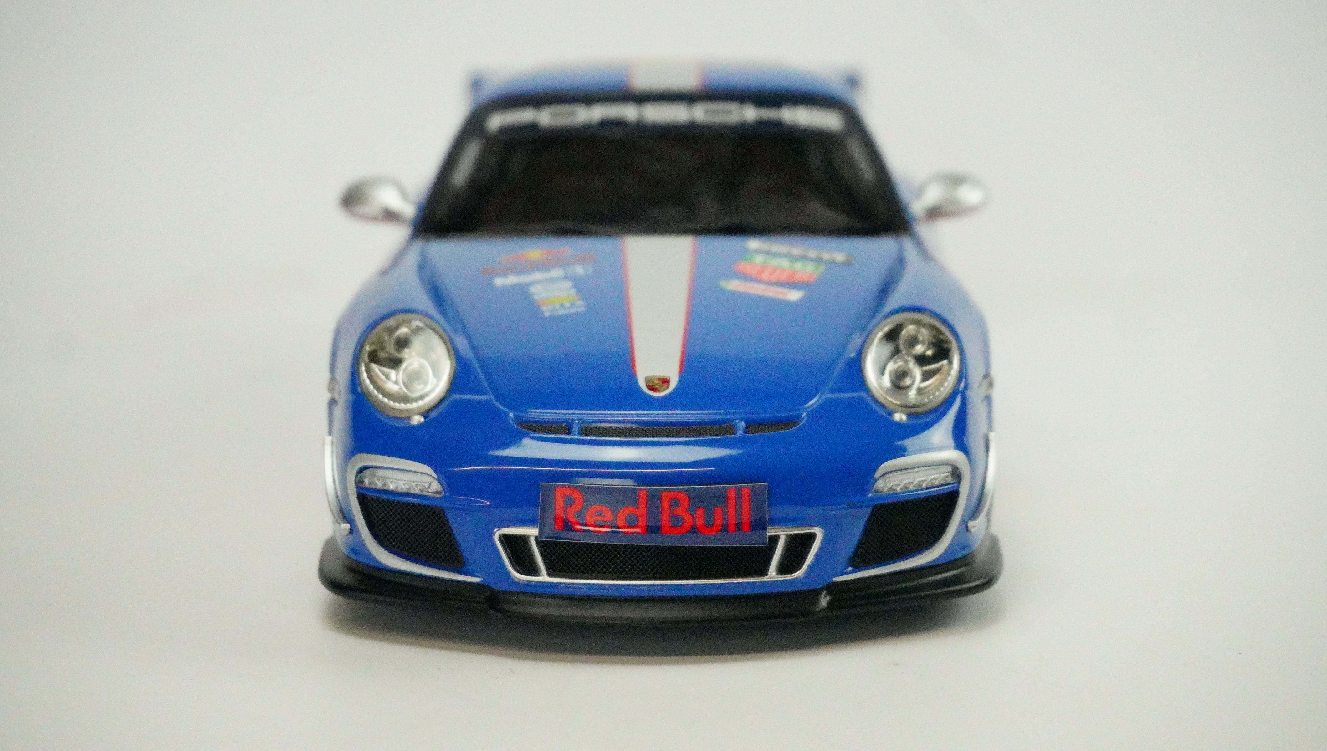 Porsche 911 GT3 RS 4.0 Red Bull Rarity 1:18
