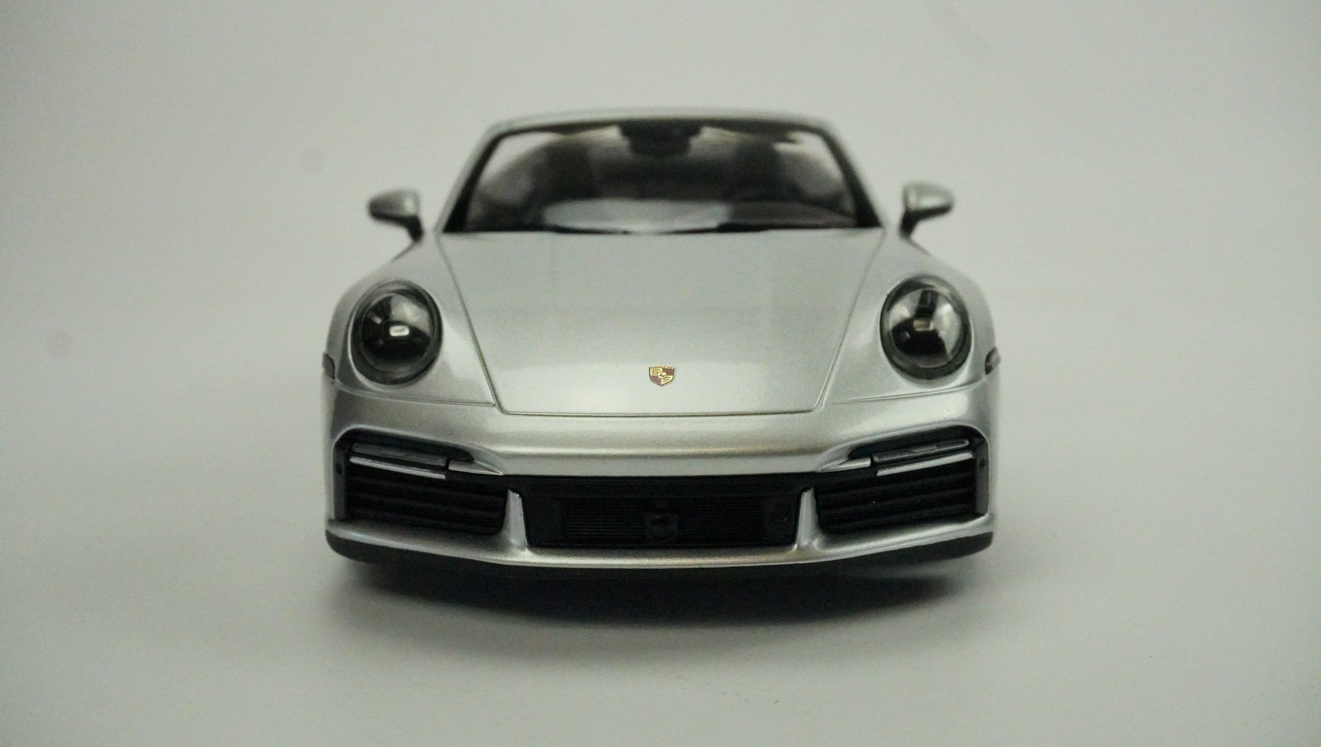 Porsche 911 Turbo S Cabrio Limited 2020 1:18