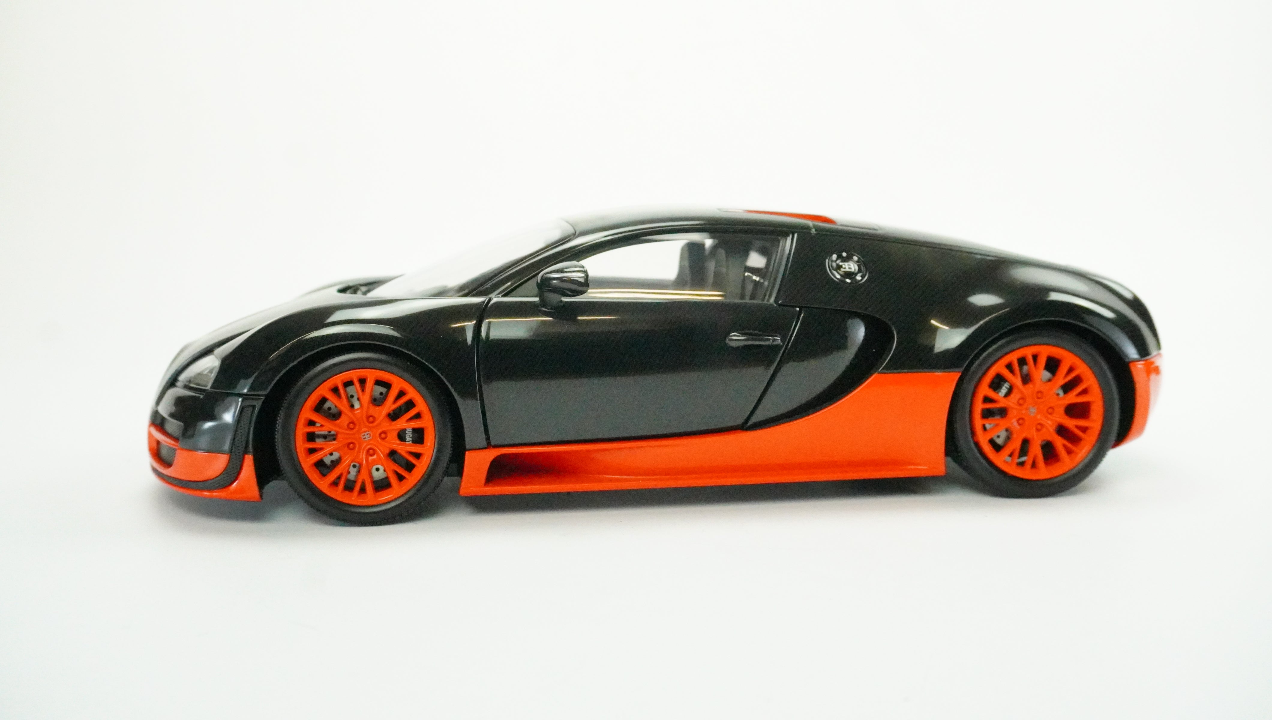 Bugatti Veyron Super Sport (mit Fahrer) Limited 2011 1:18