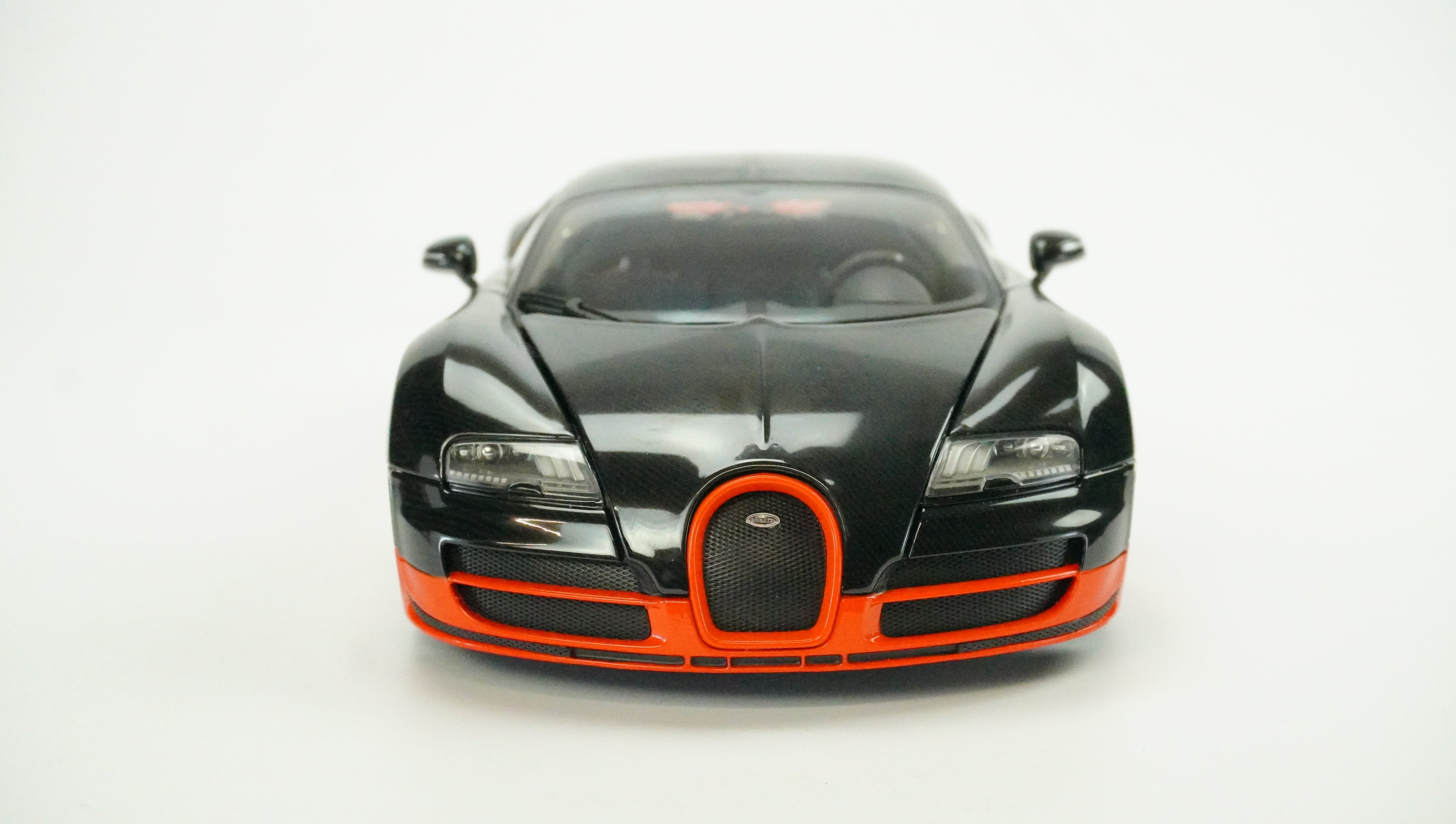 Bugatti Veyron Super Sport (mit Fahrer) Limited 2011 1:18
