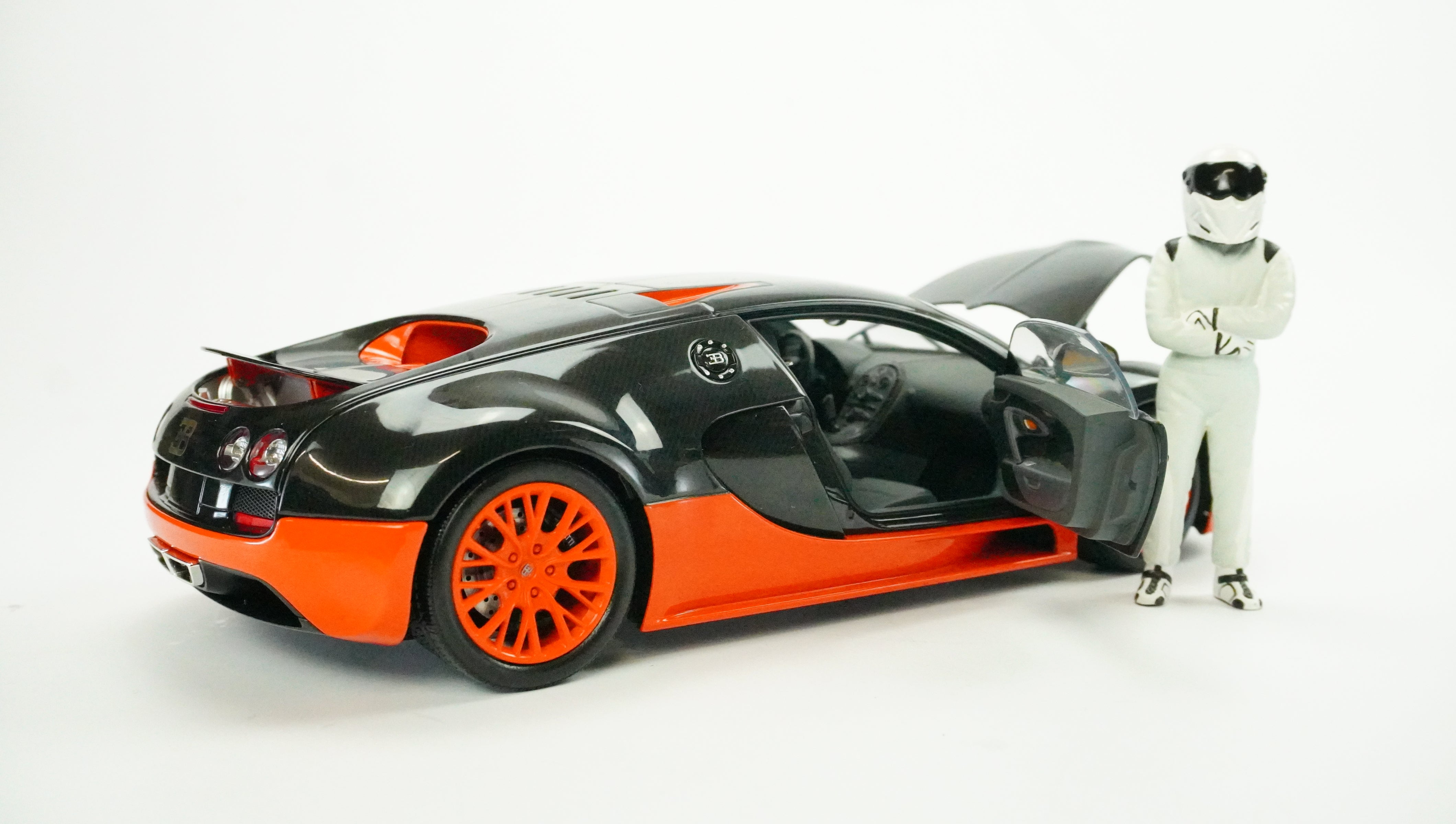 Bugatti Veyron Super Sport (mit Fahrer) Limited 2011 1:18