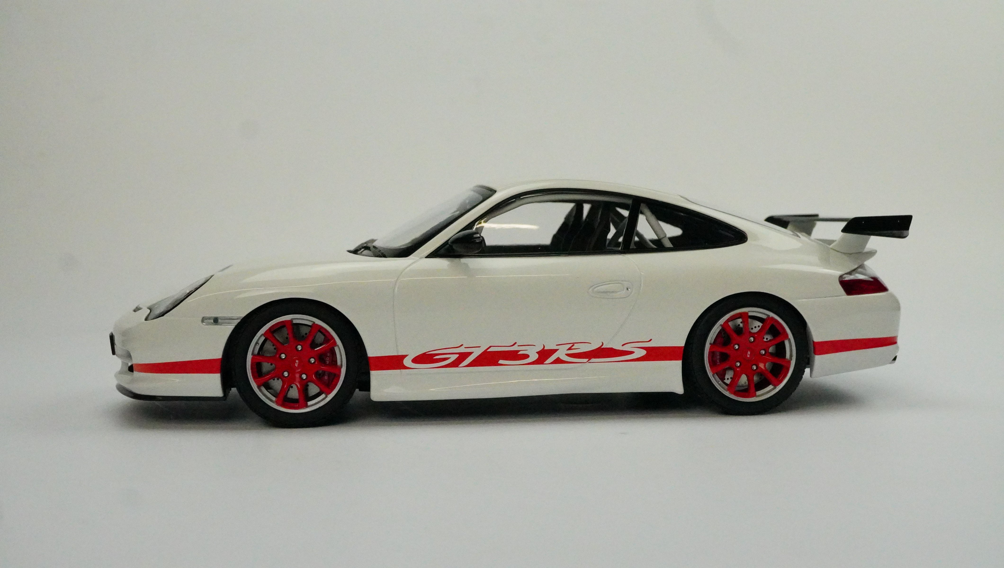 Porsche 911 GT3 RS 2002 1:18
