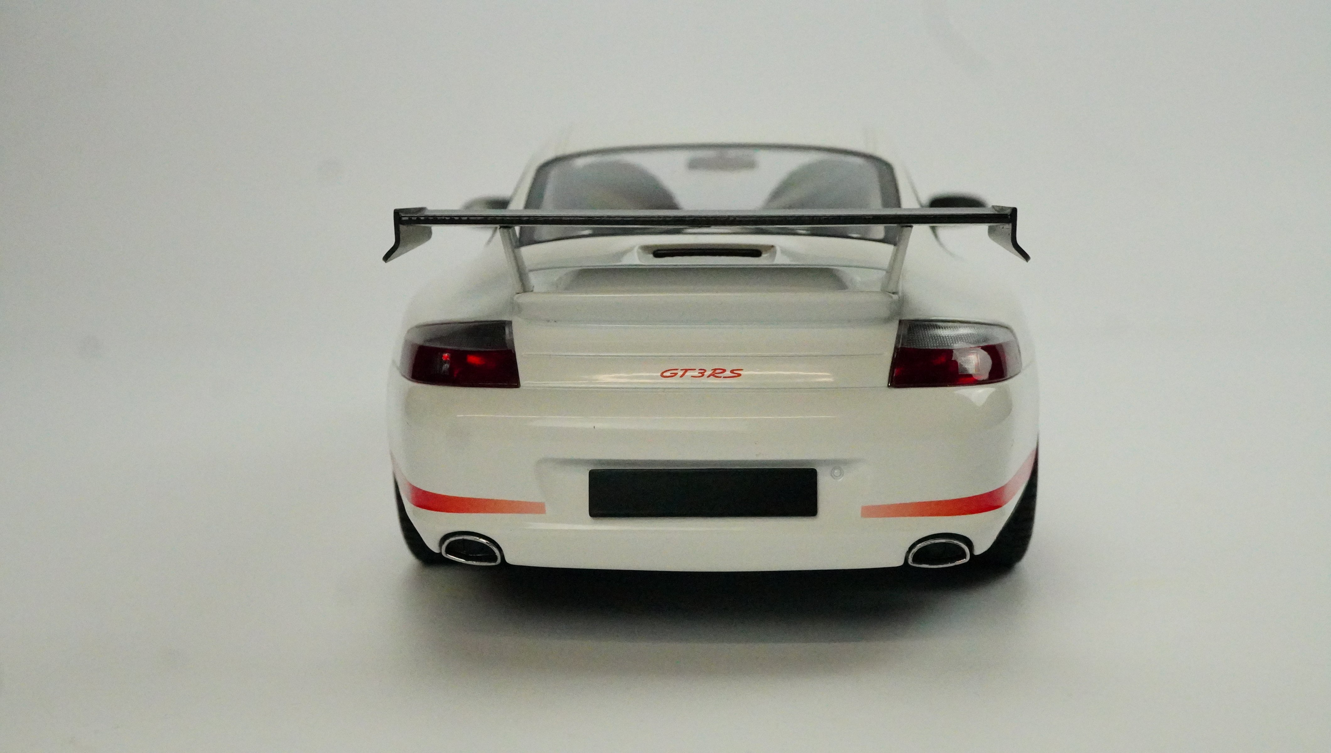Porsche 911 GT3 RS 2002 1:18