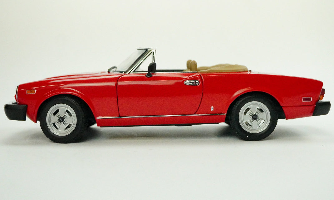 Fiat Rot Hot Sammler  1:18