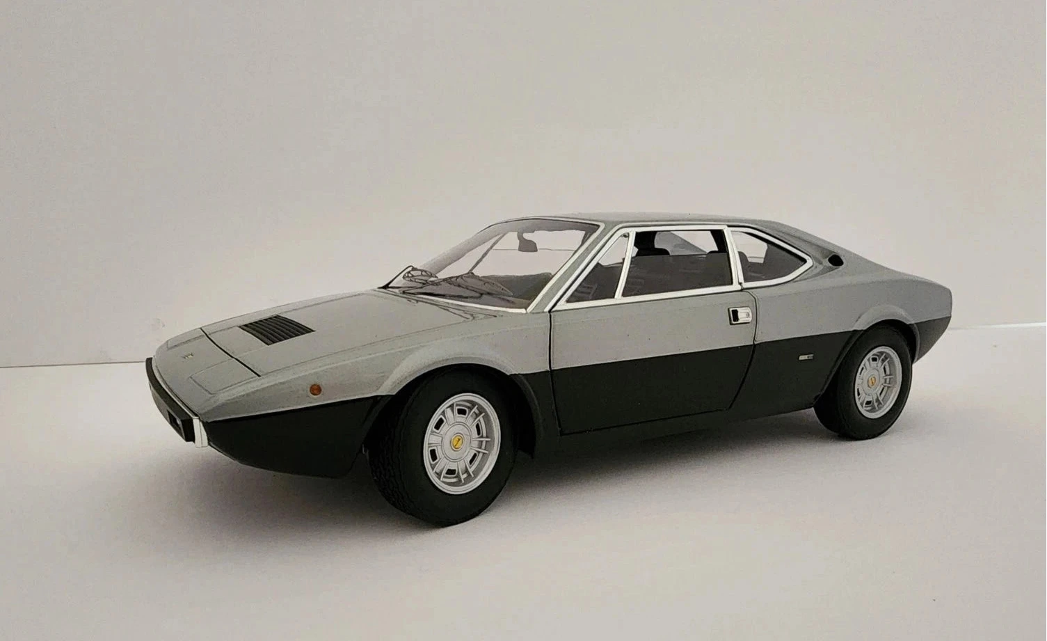  308 GT4 Limited 1973 1:18