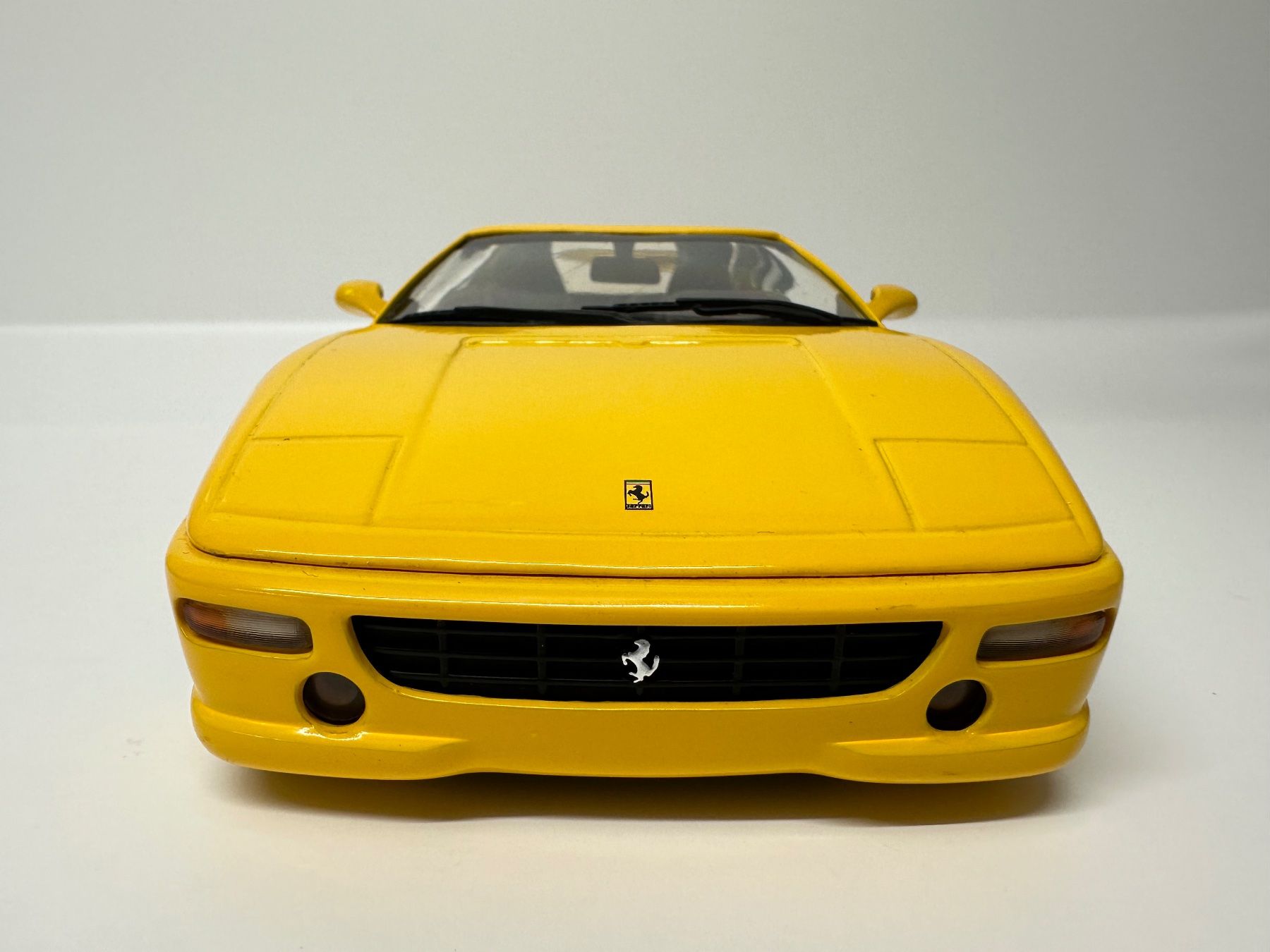 Ferrari F355 Hot 1999 1:18