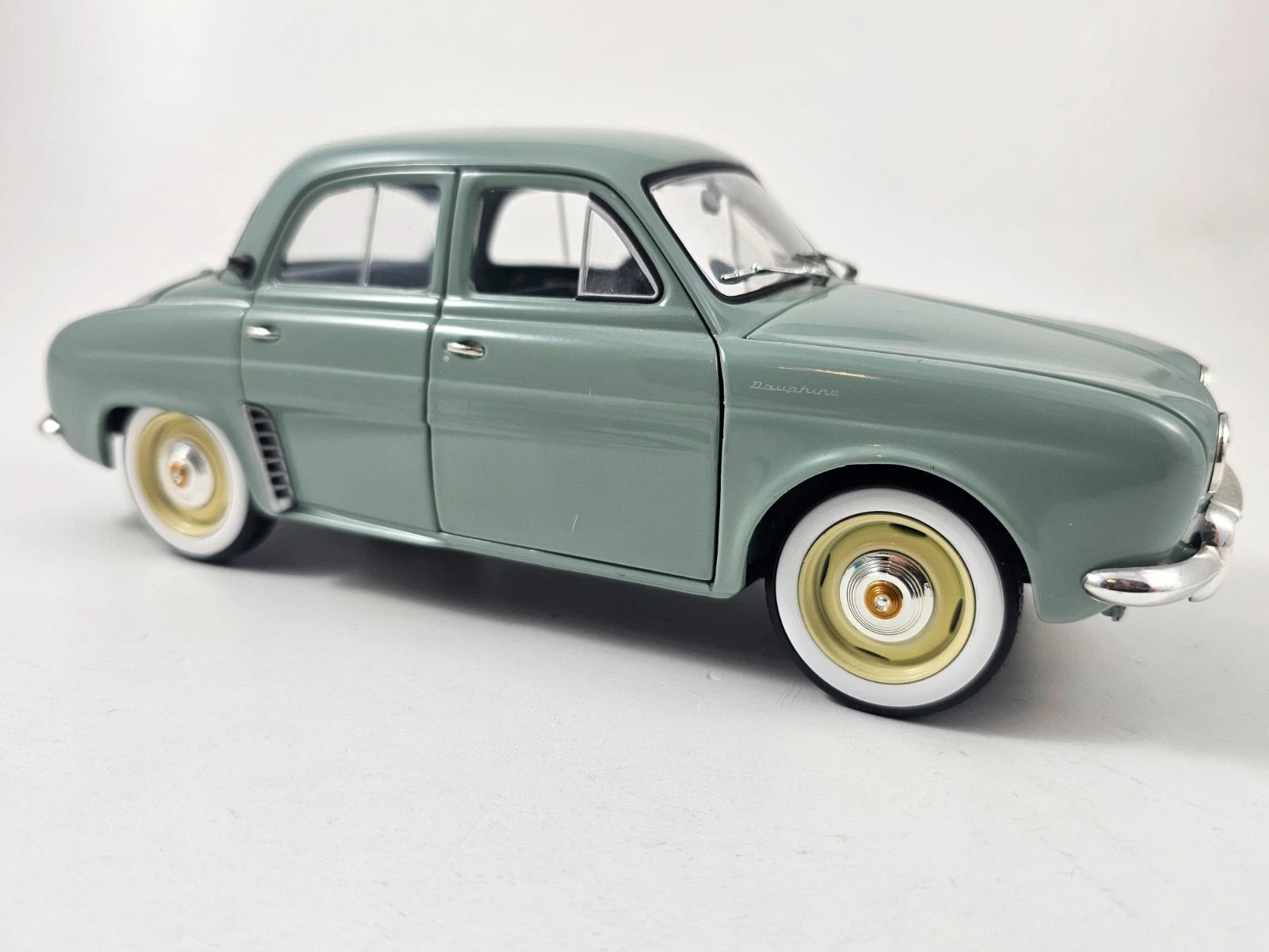 Renault Dauphine 1958 1:18 Leferbar