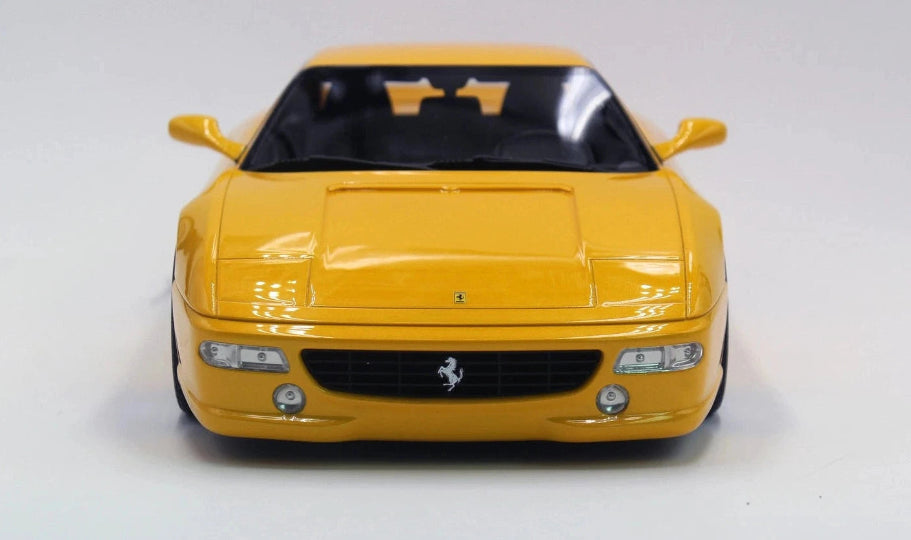 Ferrari  Sammler  gelb 1:18 Hot