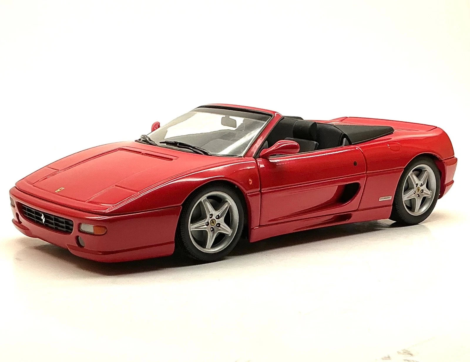 Ferrari 355 Spider 1994 1:18